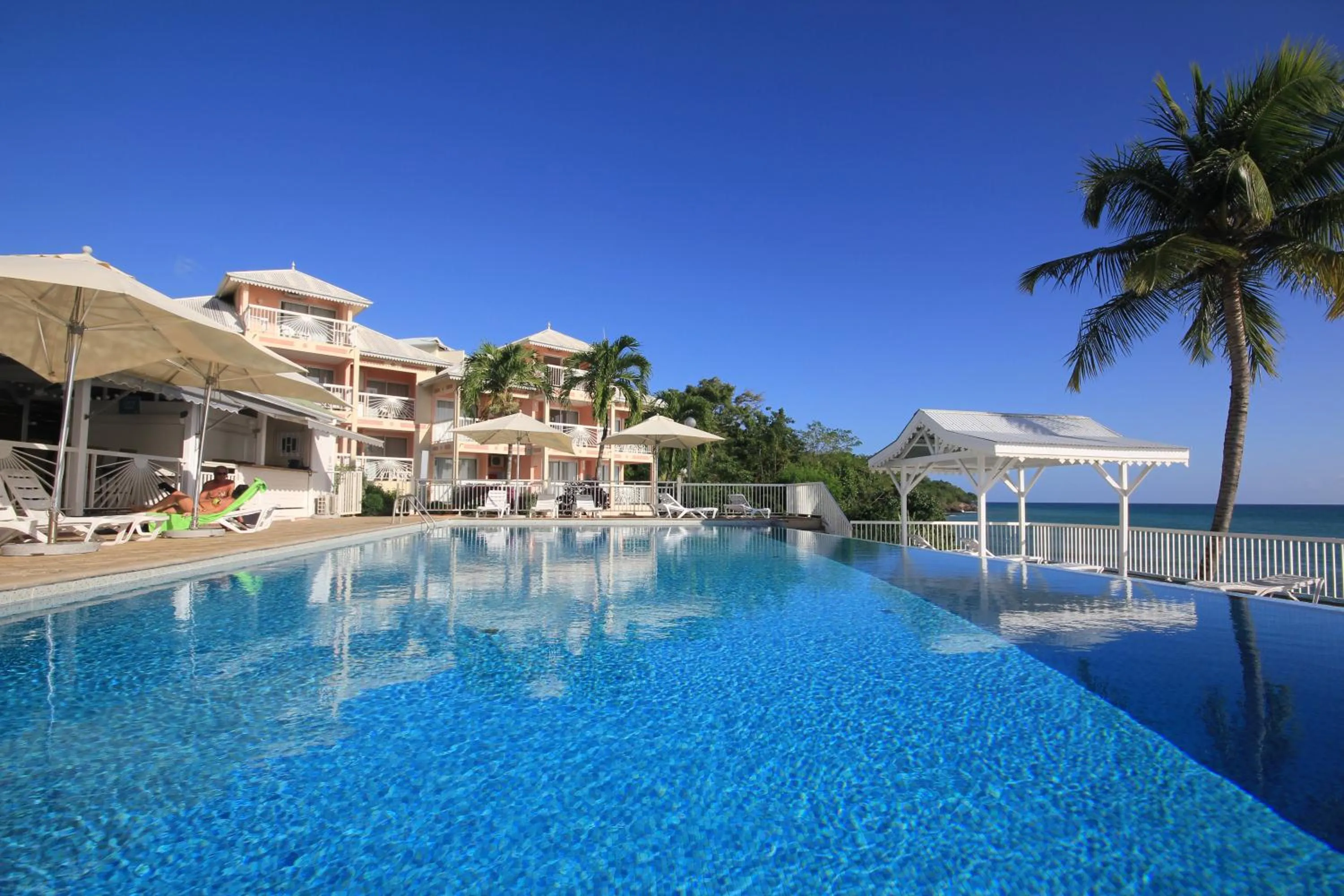 Property building in Diamant Beach
