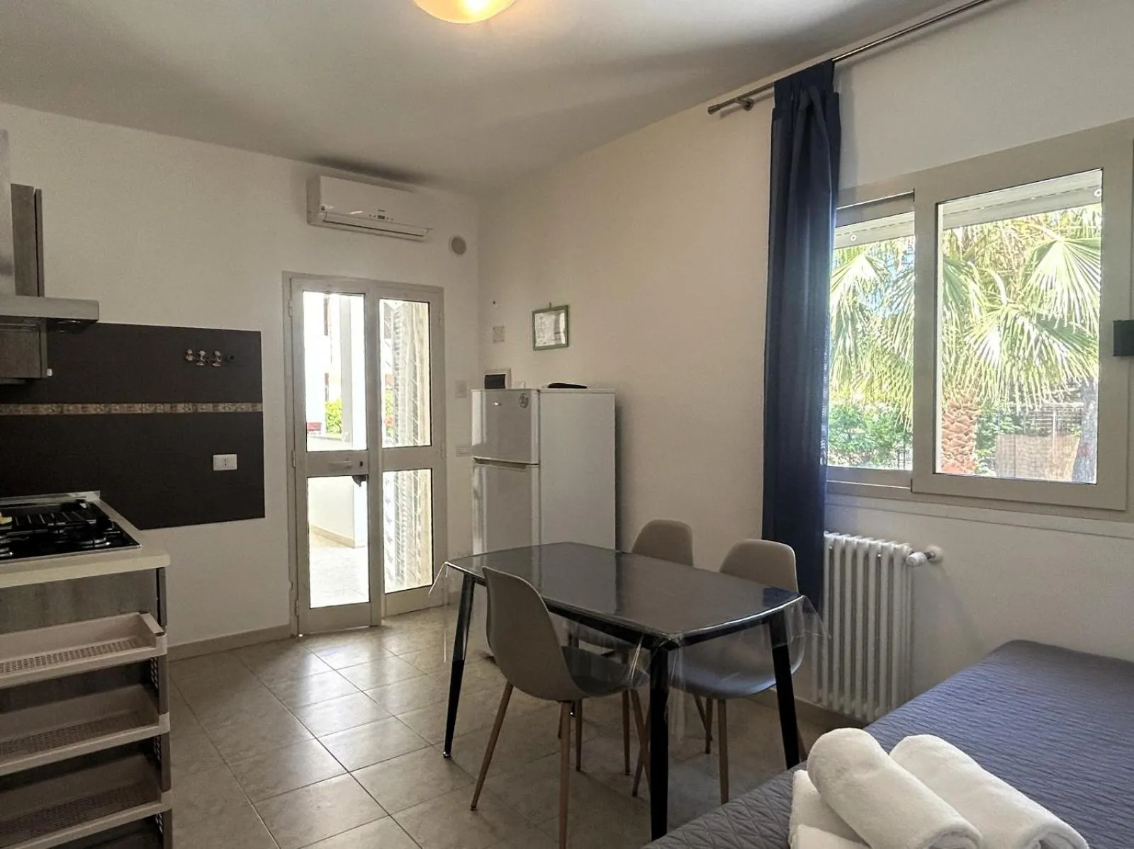 Kitchen or kitchenette in Villa Soleanna Residence