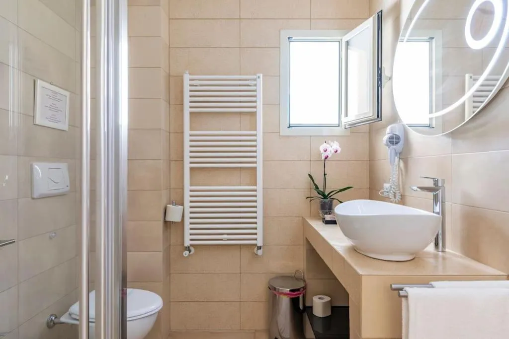 Shower in Villa Soleanna Residence