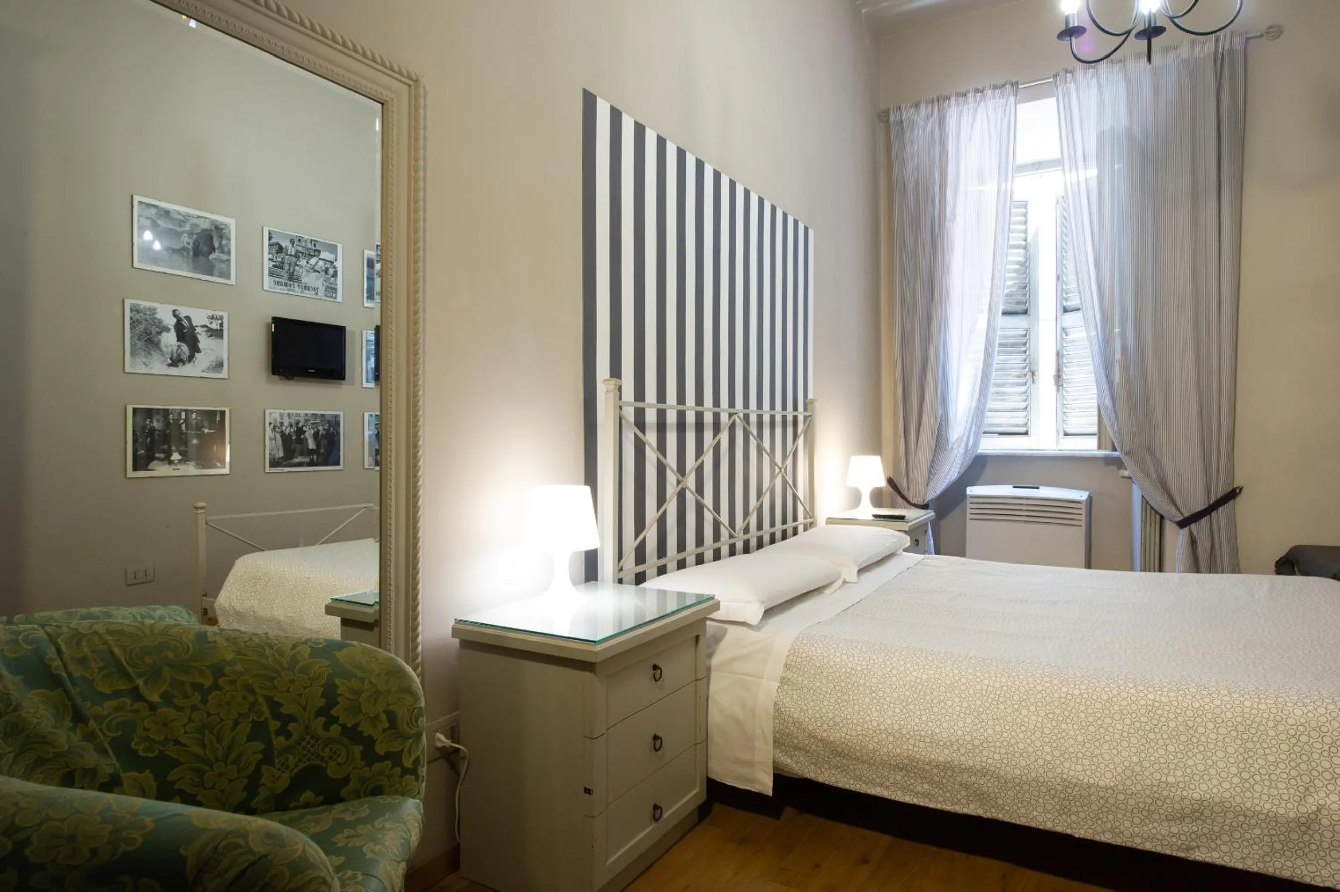Photo of the whole room, Bed in Residenza Ottaviani Roma
