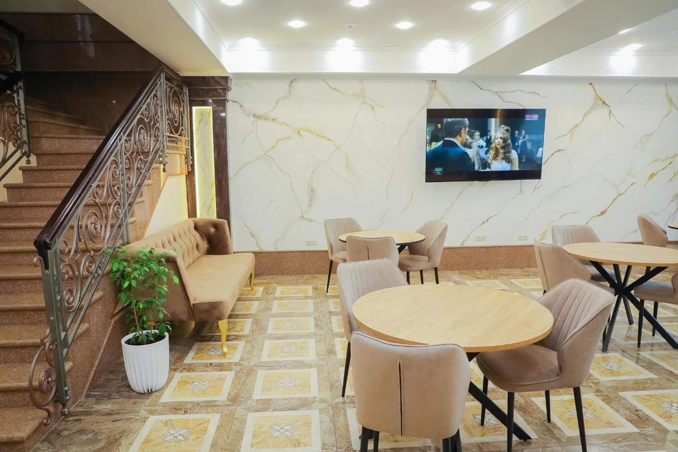 Communal lounge/ TV room in Riviera