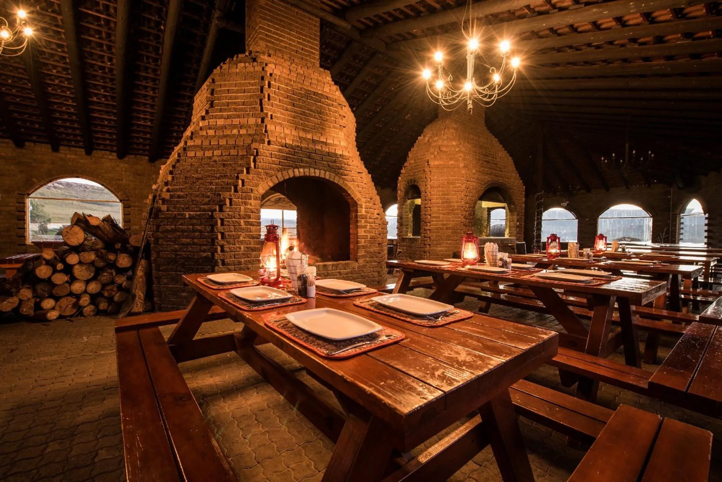 Restaurant/places to eat in First Group Qwantani