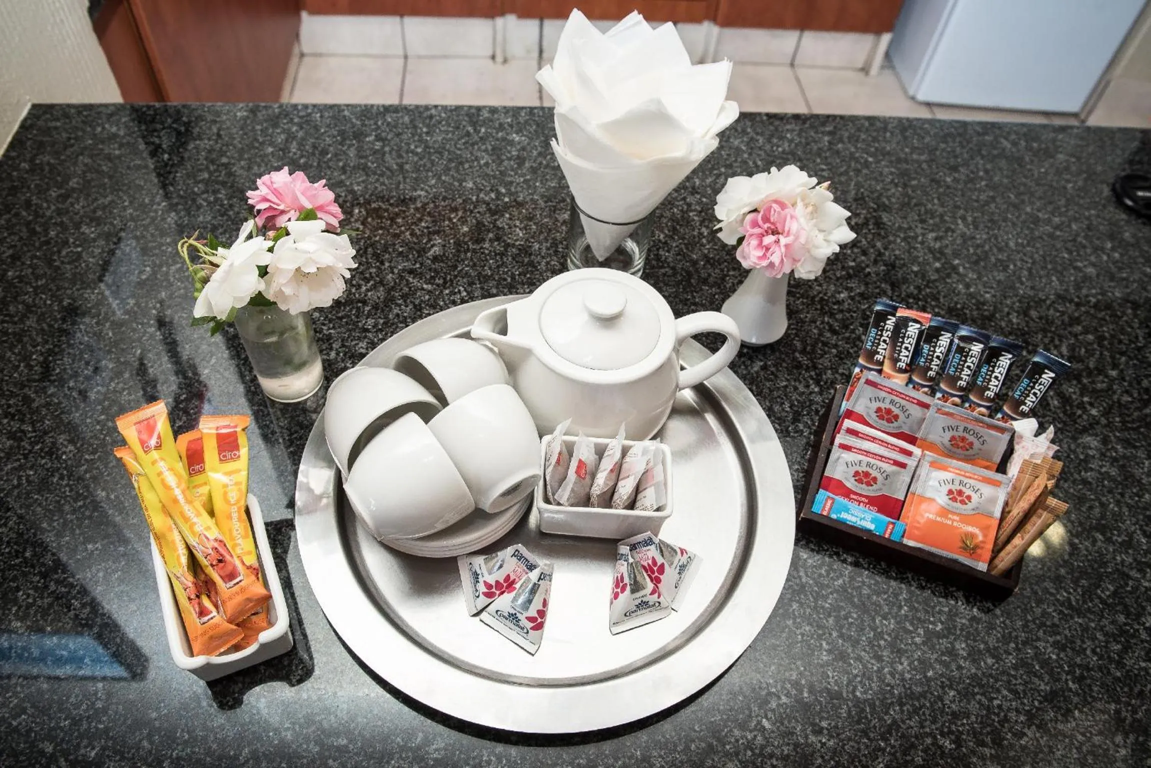 Coffee/tea facilities in First Group Qwantani