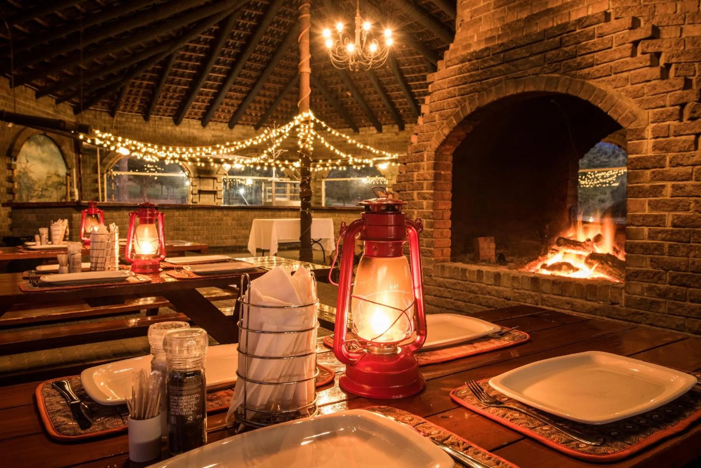 Restaurant/places to eat in First Group Qwantani