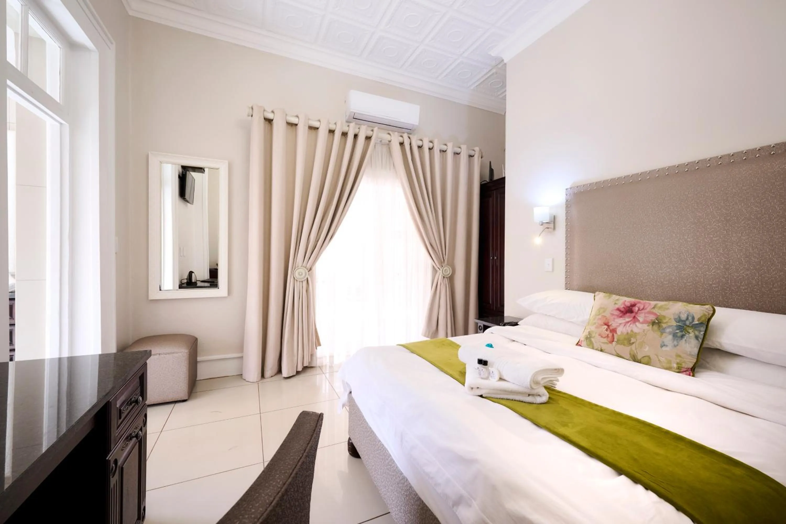 Bed in Postmasburg d Olive Rose Boutique Hotel