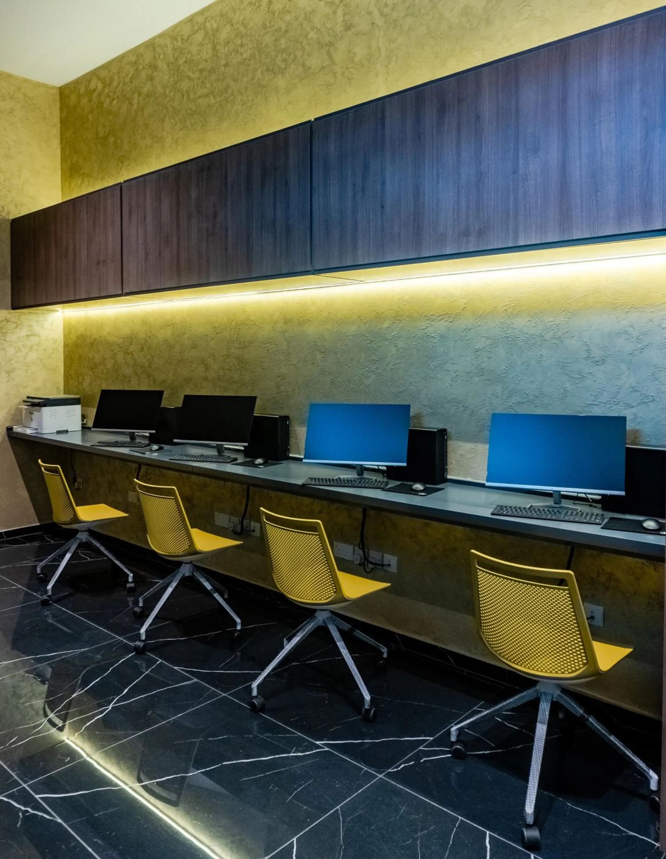 Business facilities in Black Diamond Hotel