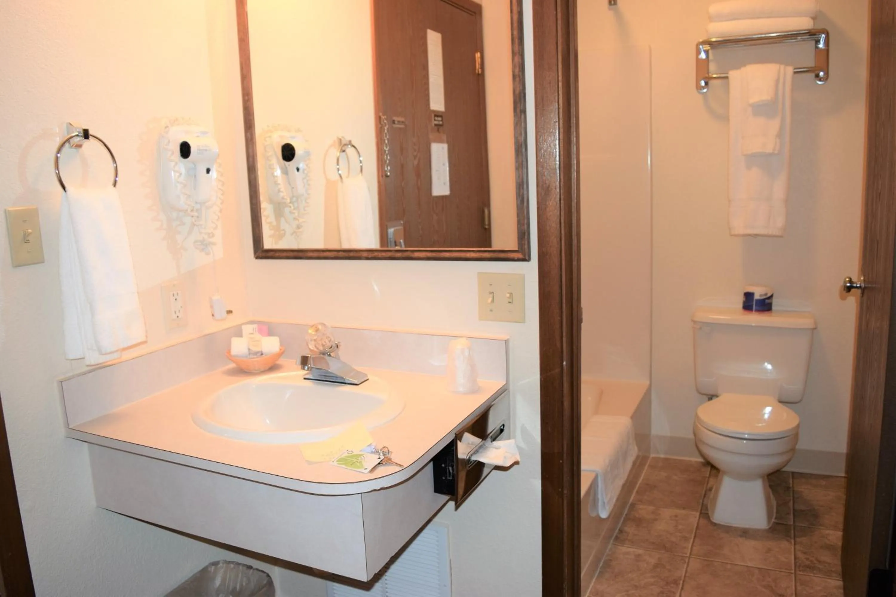 Bathroom in Country Inn Libby