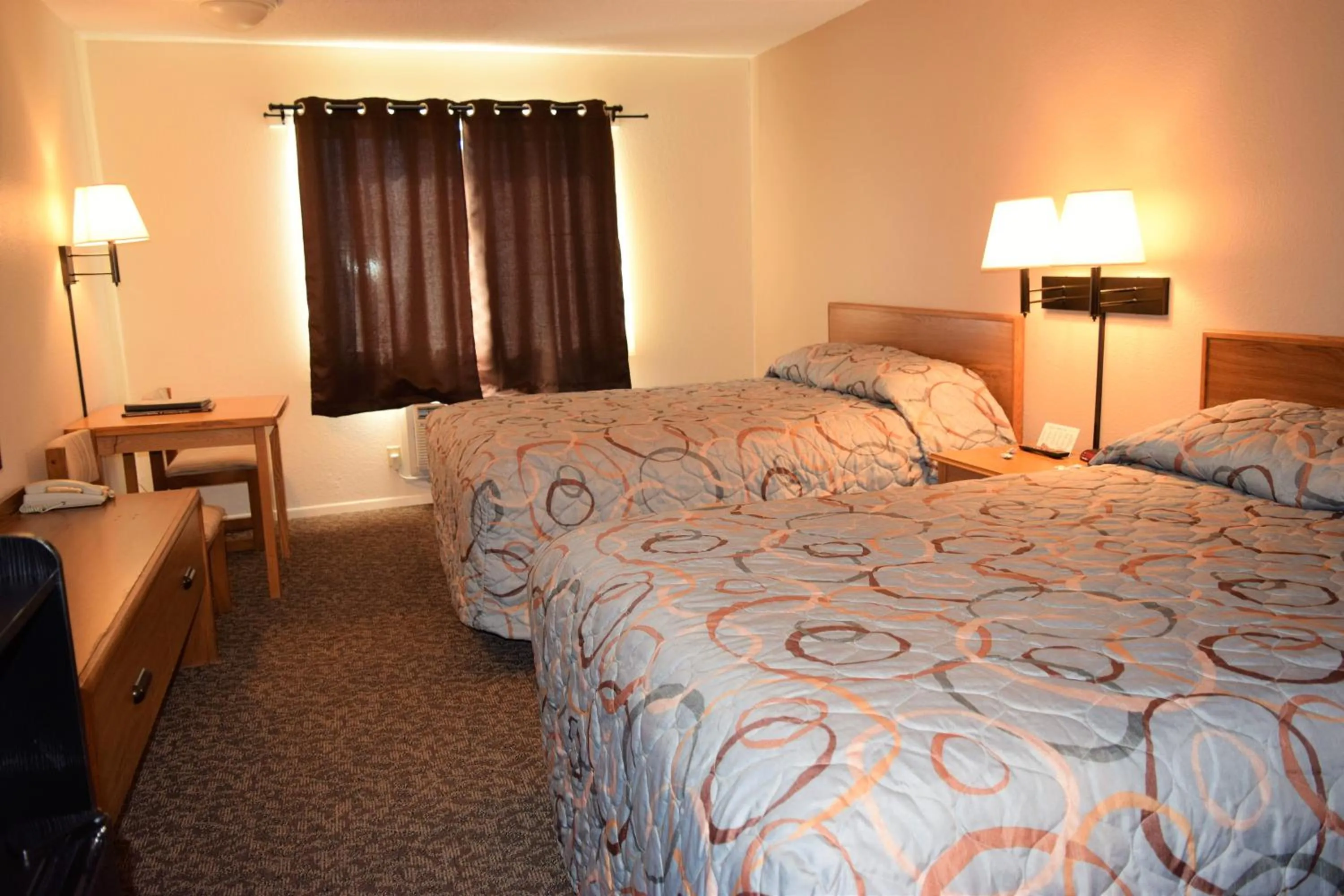 Photo of the whole room, Bed in Country Inn Libby