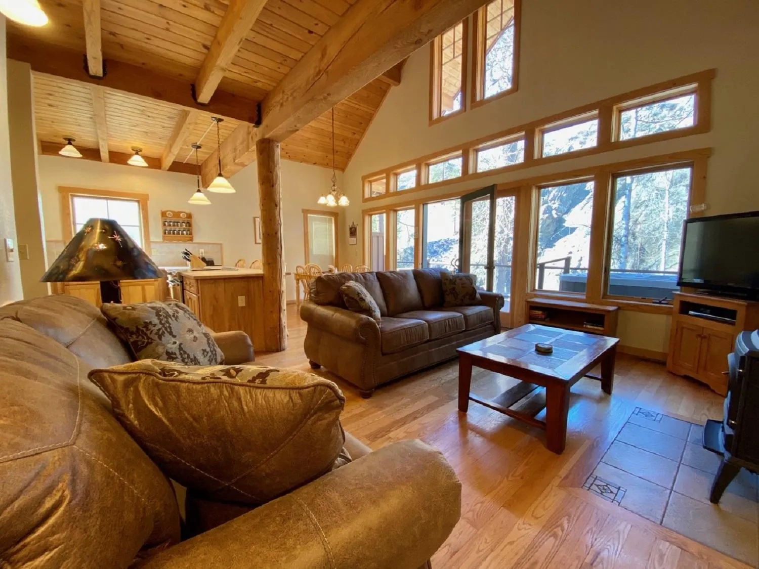 Living room in River's Edge Resort
