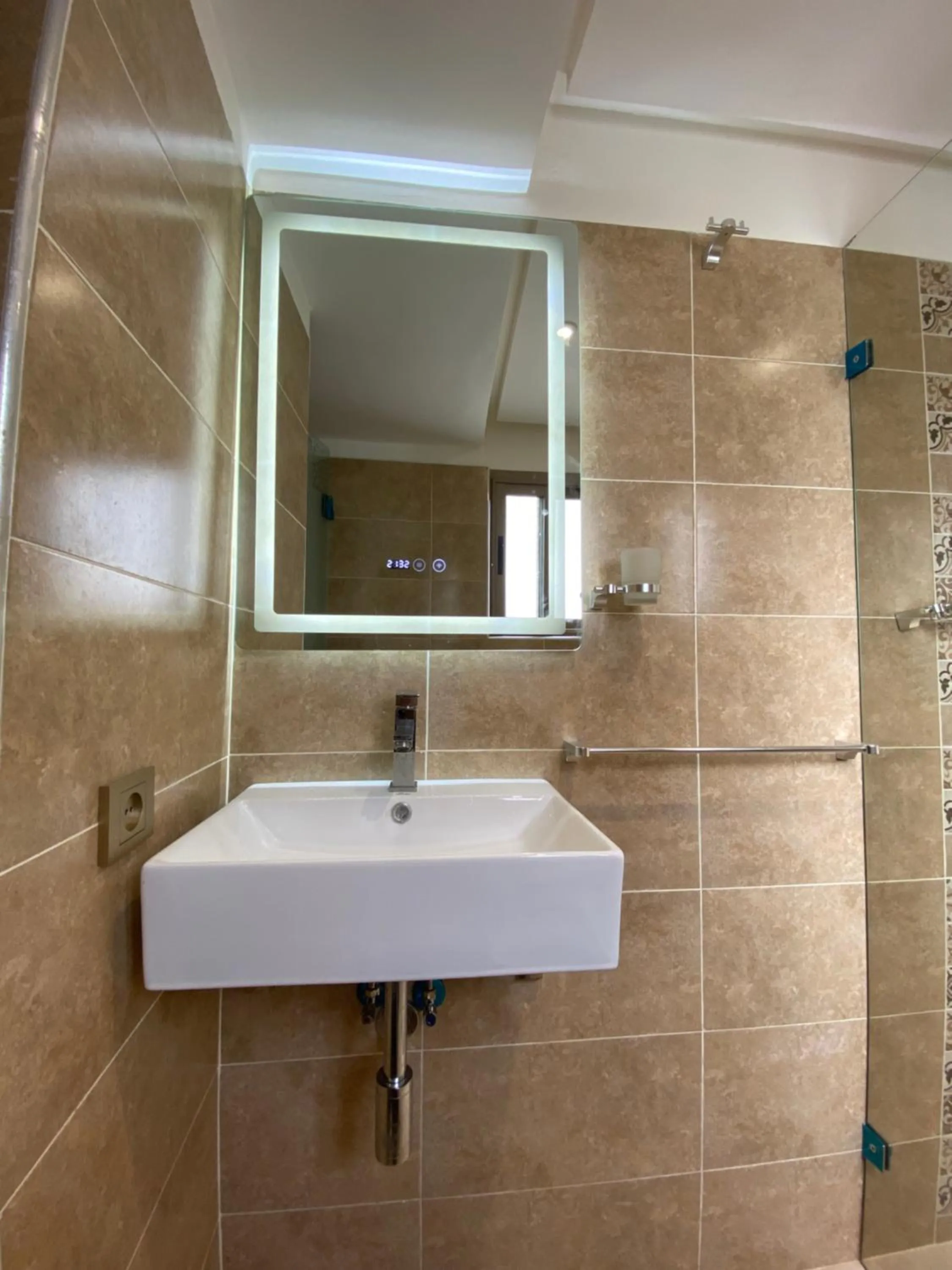 Shower in Riad Jbara 2