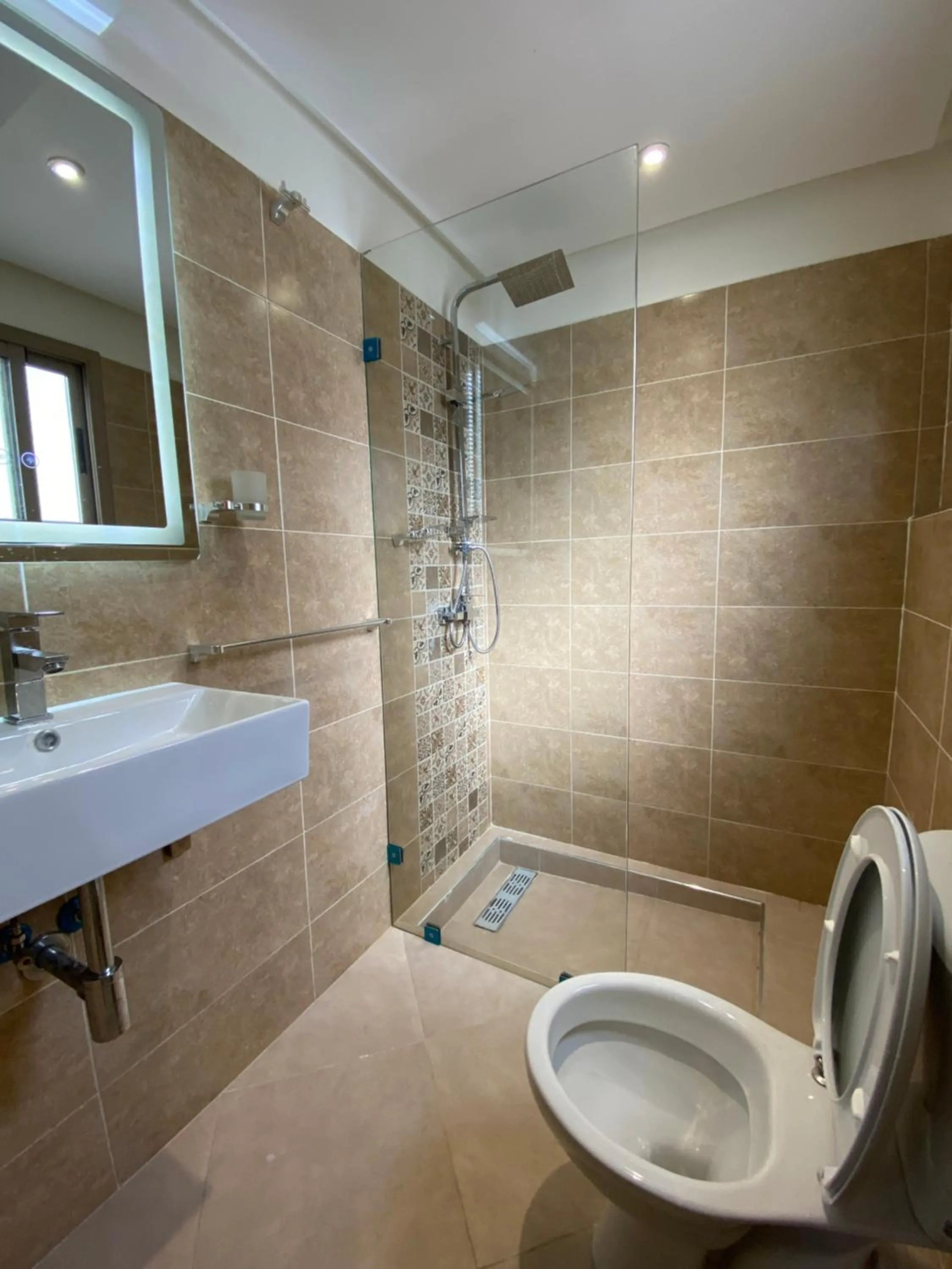 Shower in Riad Jbara 2