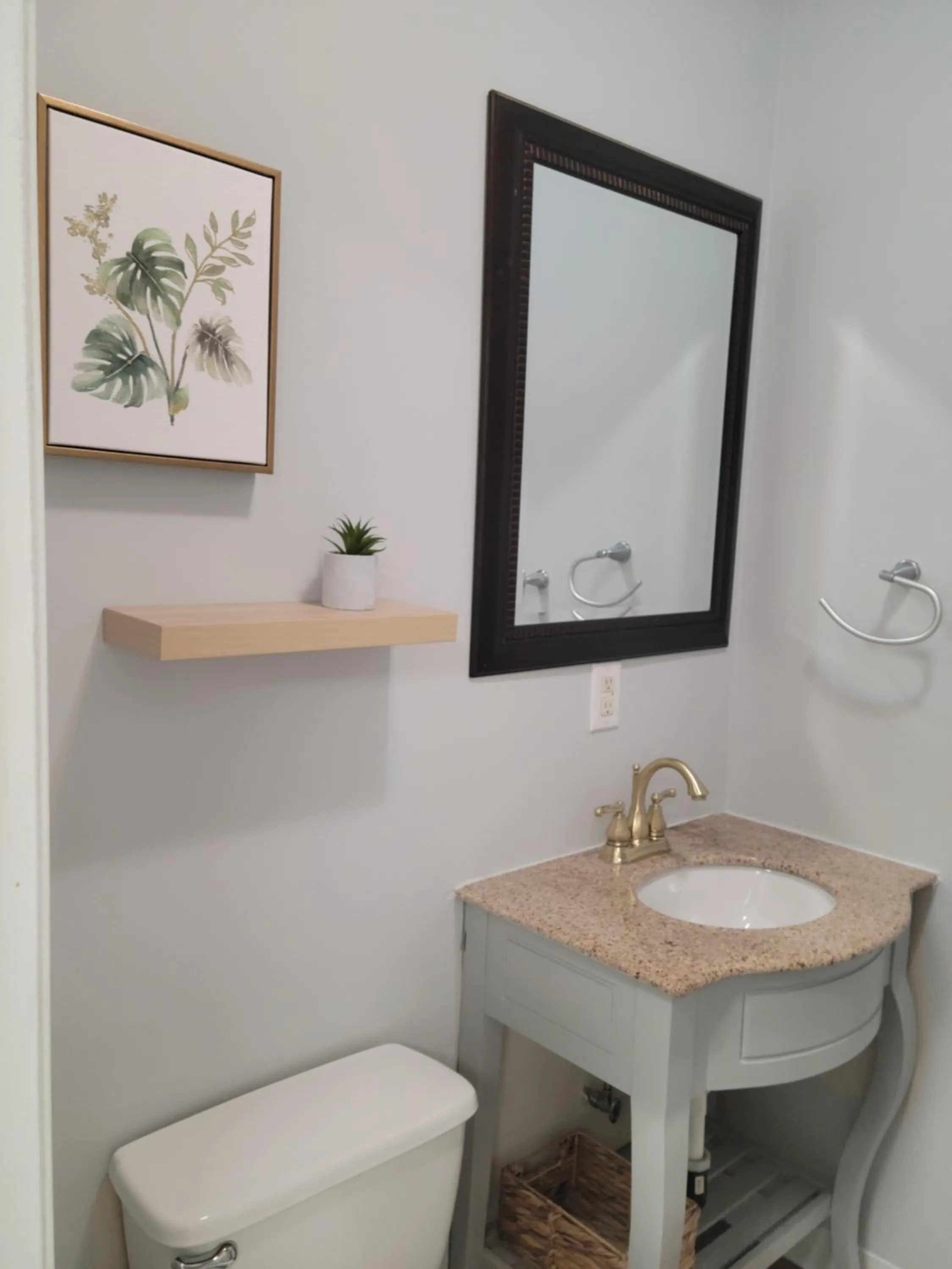 Bathroom in Sage Motel