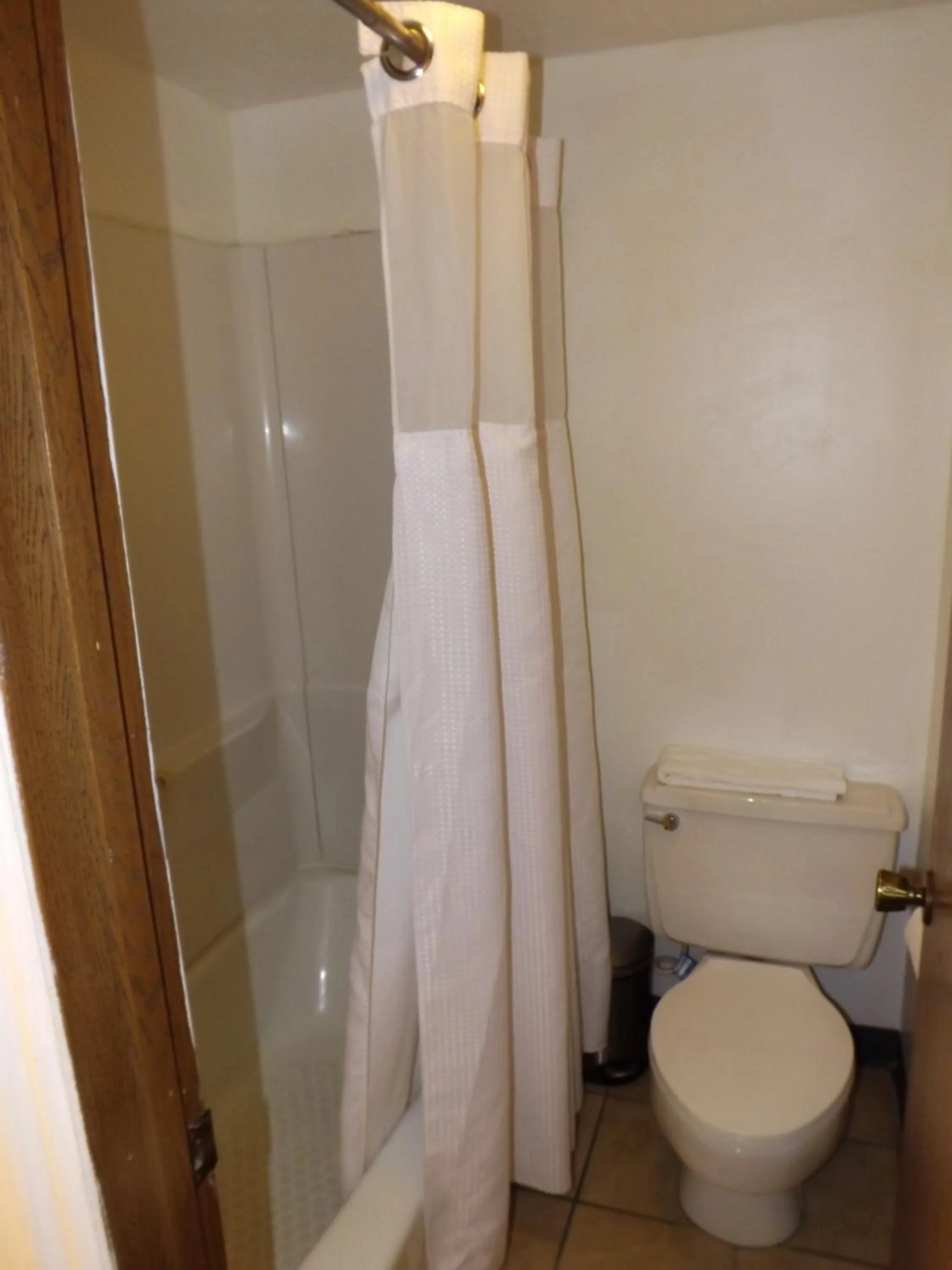 Bathroom in Sage Motel