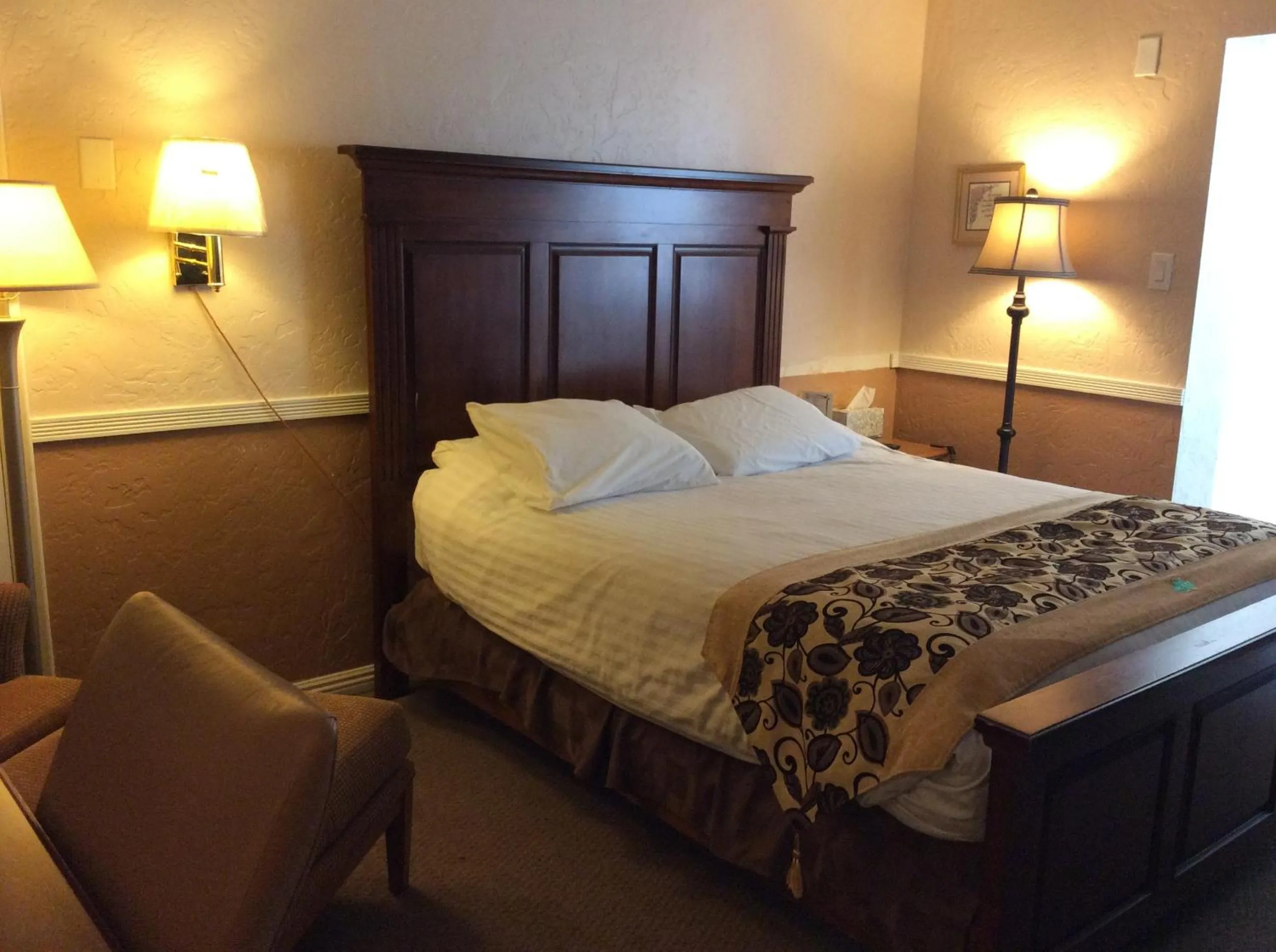 Bedroom, Bed in Sage Motel