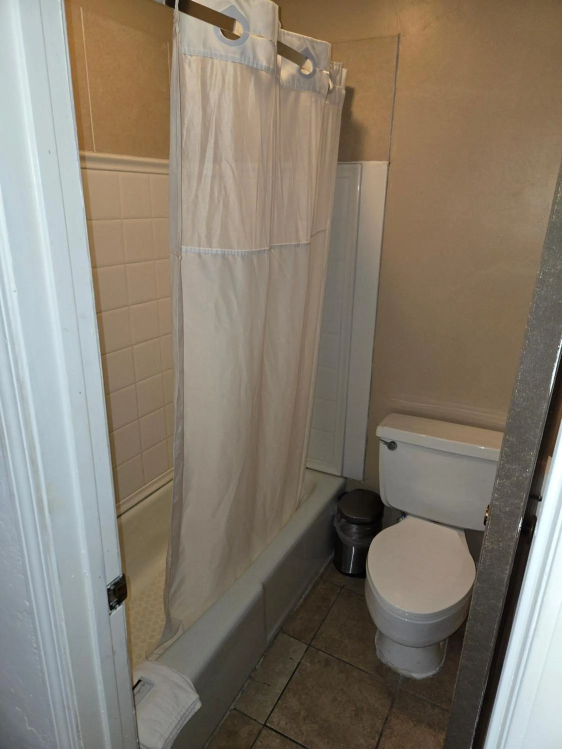 Toilet in Sage Motel