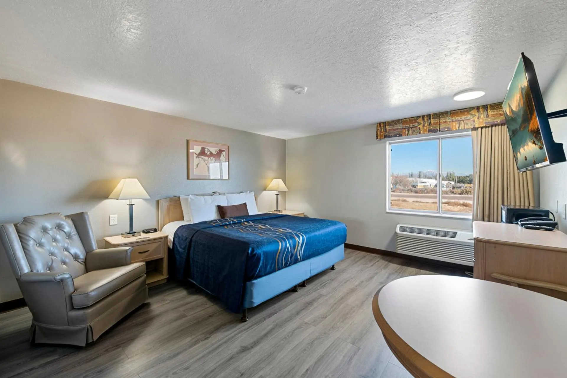 Bedroom, Bed in Budget Motel - Delta, Utah