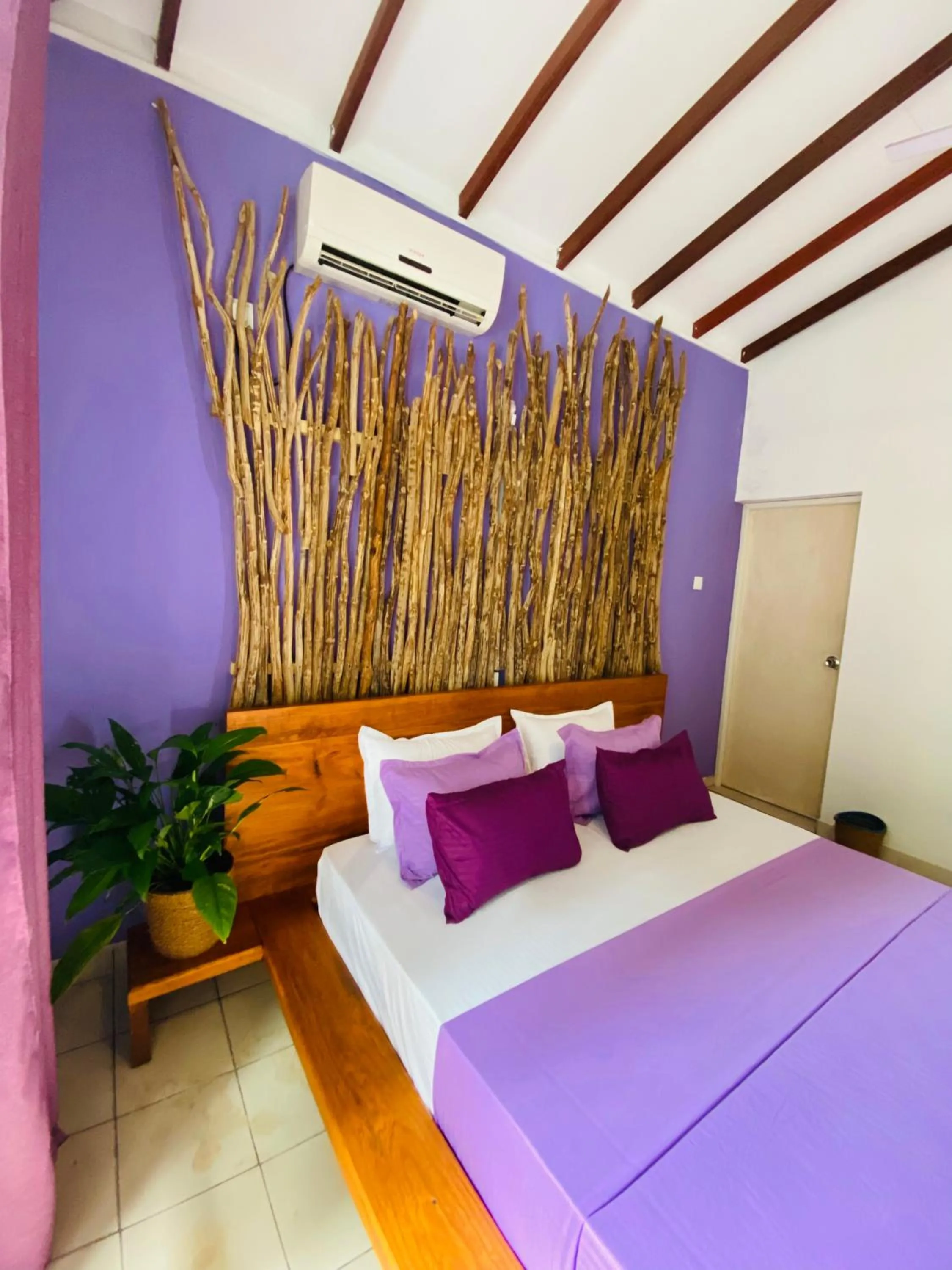 Bed in SURF N SPICE - HIRIKETiYA