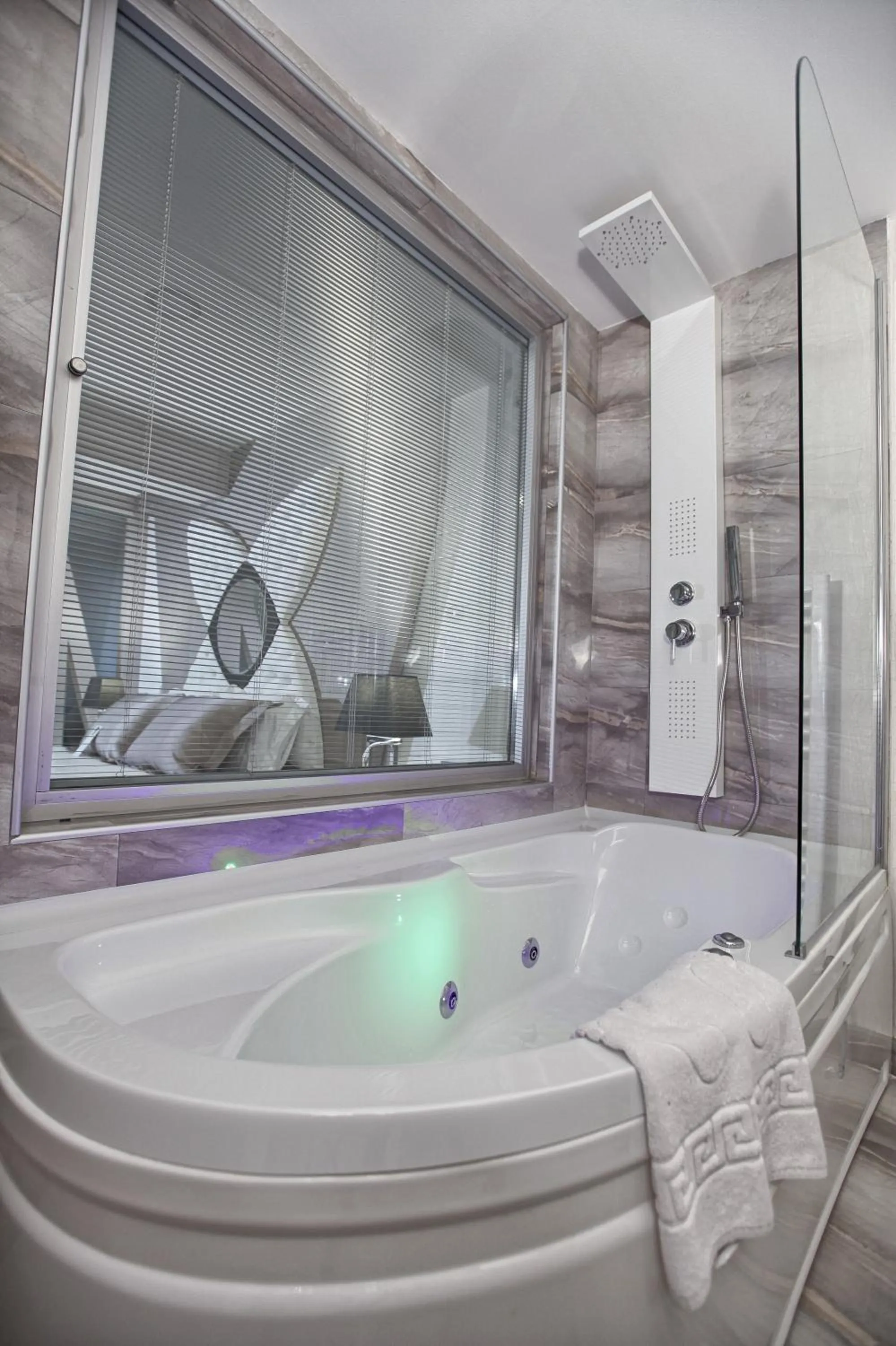 Shower in Demonti Hotel