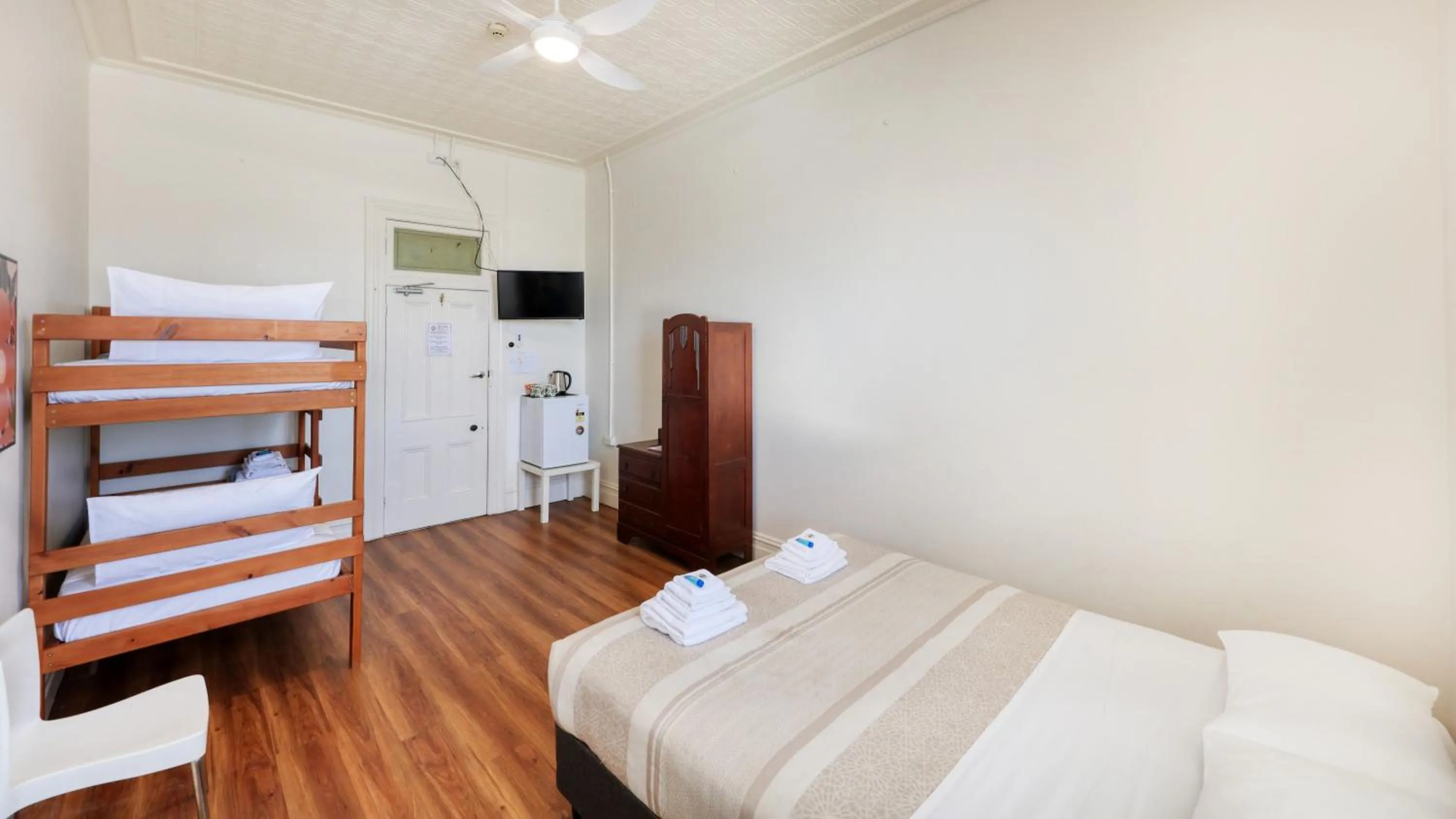 Bed in Maclean Hotel