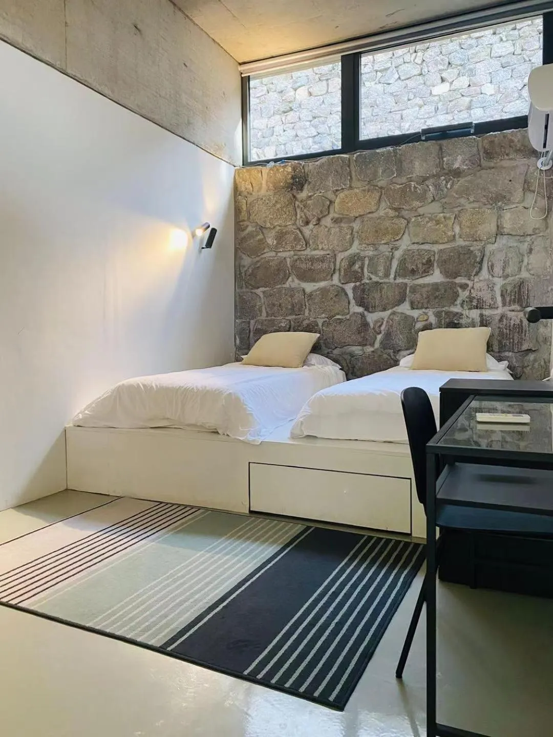 Bedroom, Bed in Brickyard Retreat at Mutianyu Great Wall Adjoin to Mutianyu Great Wall - Room with the View of Great Wall - Jacuzzi with the View of Great Wall - Vehicle Shuttle Service - International Catering - SPA& Nail Beauty Facilities