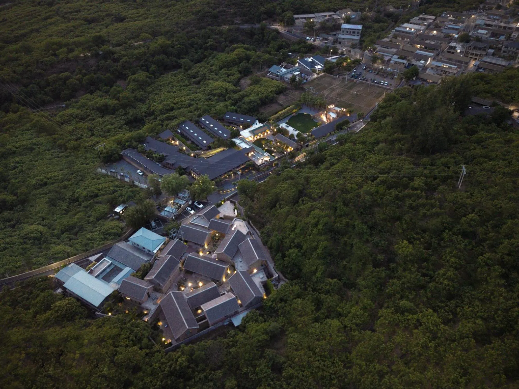 Natural landscape in Brickyard Retreat at Mutianyu Great Wall Adjoin to Mutianyu Great Wall - Room with the View of Great Wall - Jacuzzi with the View of Great Wall - Vehicle Shuttle Service - International Catering - SPA& Nail Beauty Facilities