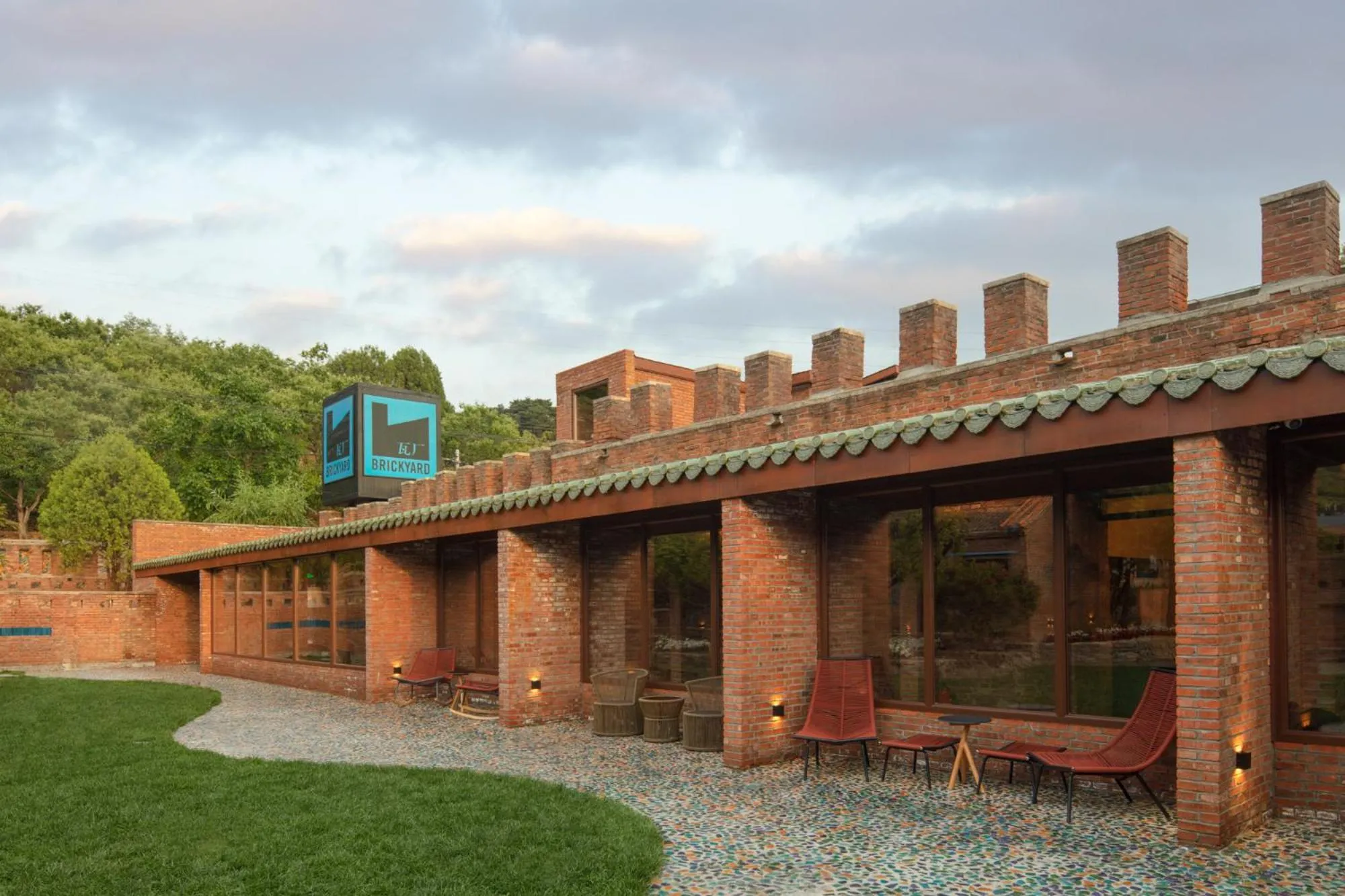 Garden view in Brickyard Retreat at Mutianyu Great Wall Adjoin to Mutianyu Great Wall - Room with the View of Great Wall - Jacuzzi with the View of Great Wall - Vehicle Shuttle Service - International Catering - SPA& Nail Beauty Facilities