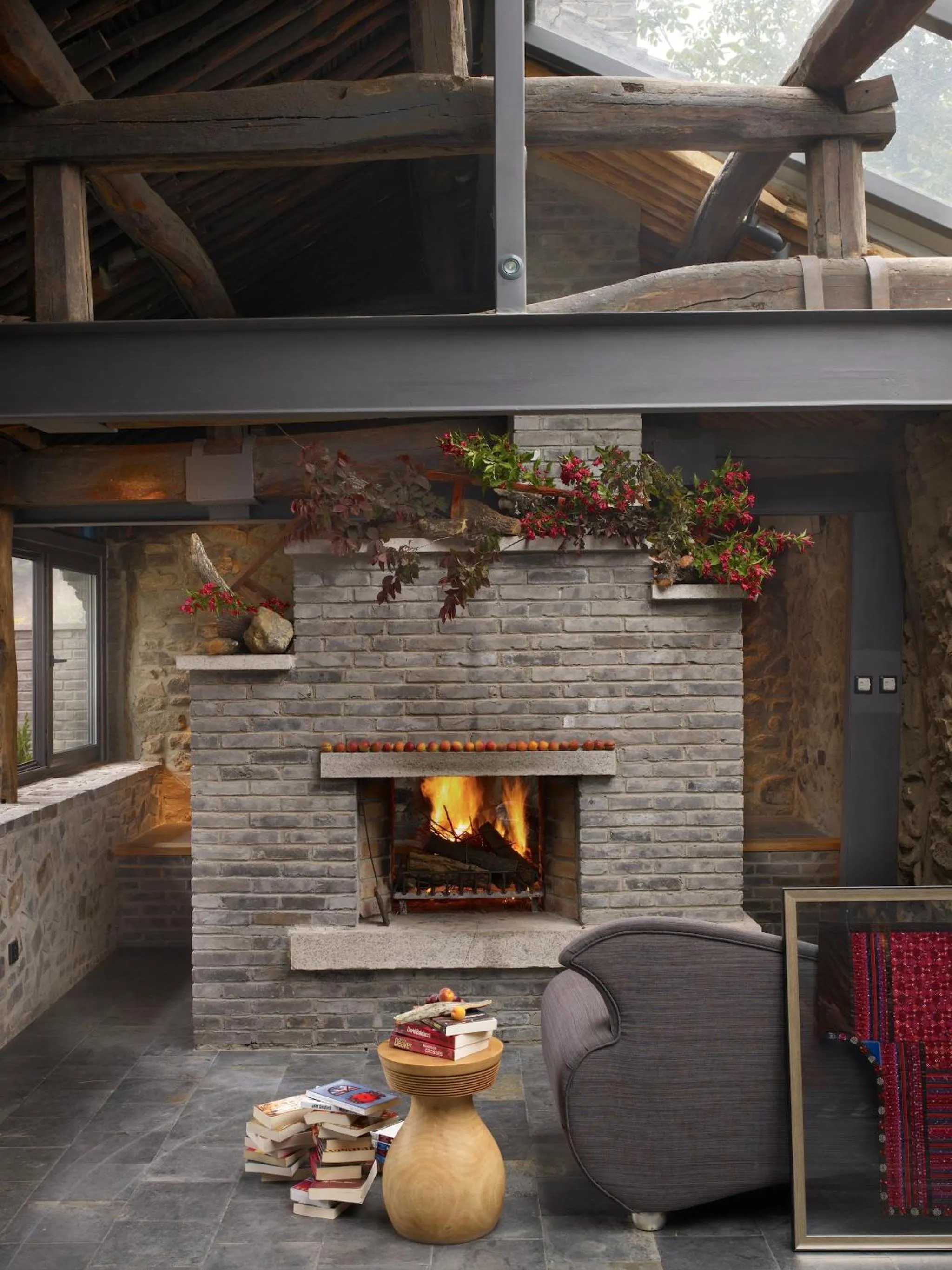 Seating area in Brickyard Retreat at Mutianyu Great Wall Adjoin to Mutianyu Great Wall - Room with the View of Great Wall - Jacuzzi with the View of Great Wall - Vehicle Shuttle Service - International Catering - SPA& Nail Beauty Facilities