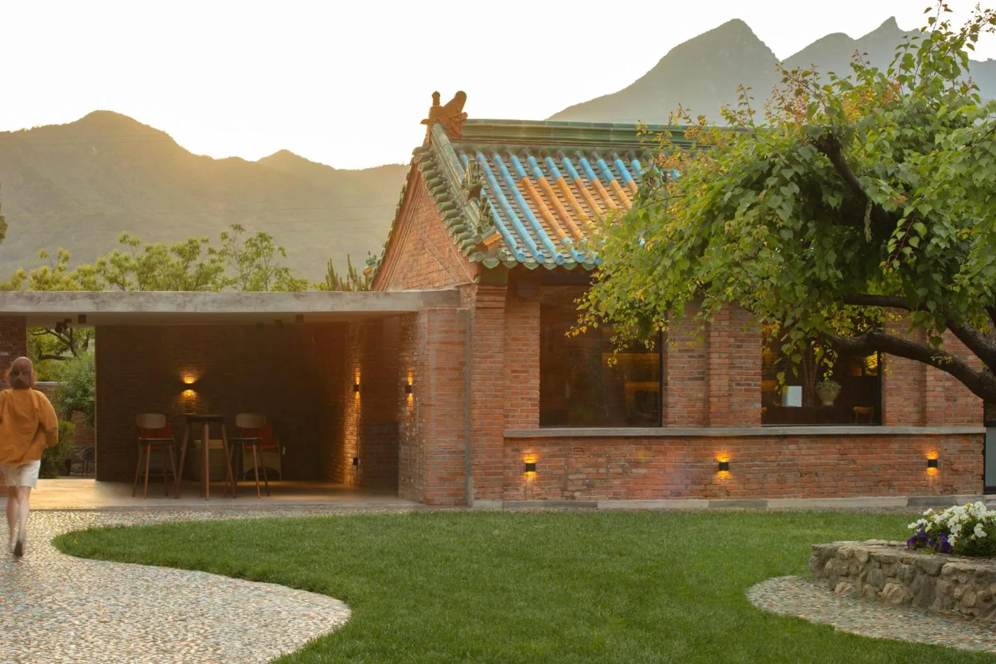 Garden view in Brickyard Retreat at Mutianyu Great Wall Adjoin to Mutianyu Great Wall - Room with the View of Great Wall - Jacuzzi with the View of Great Wall - Vehicle Shuttle Service - International Catering - SPA& Nail Beauty Facilities