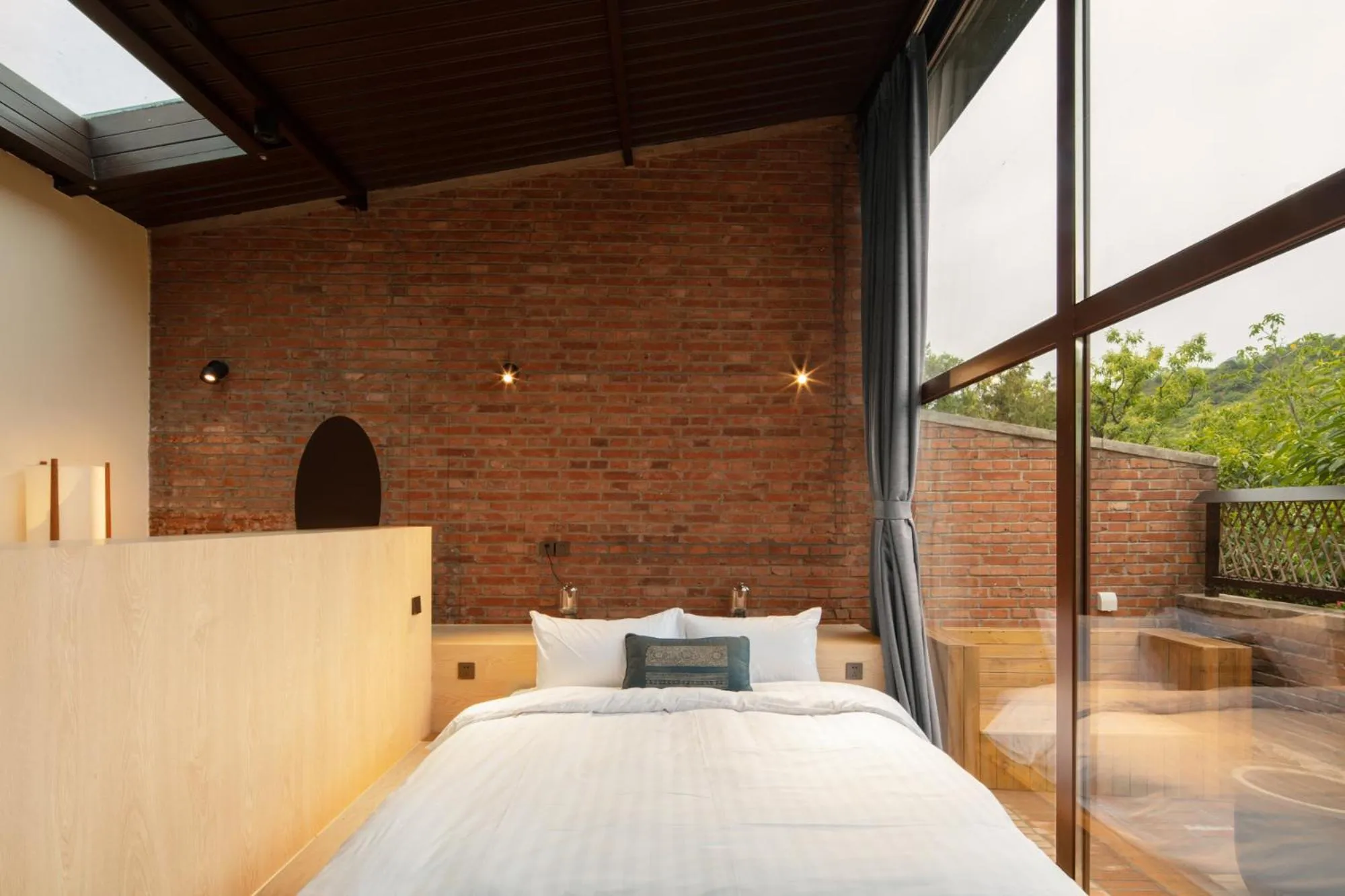 Photo of the whole room, Bed in Brickyard Retreat at Mutianyu Great Wall Adjoin to Mutianyu Great Wall - Room with the View of Great Wall - Jacuzzi with the View of Great Wall - Vehicle Shuttle Service - International Catering - SPA& Nail Beauty Facilities