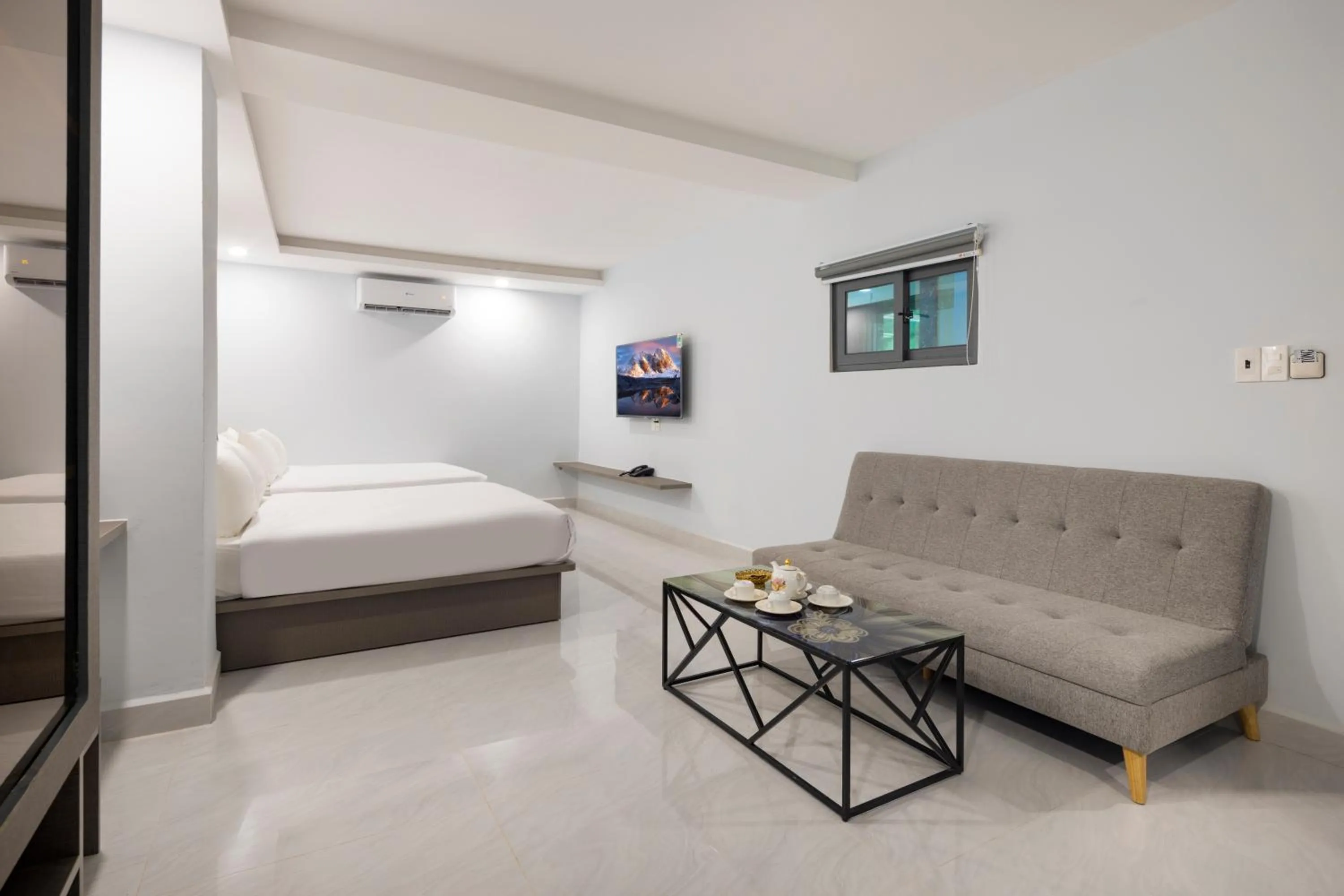 Photo of the whole room, Bed in Boss Palace Hotel