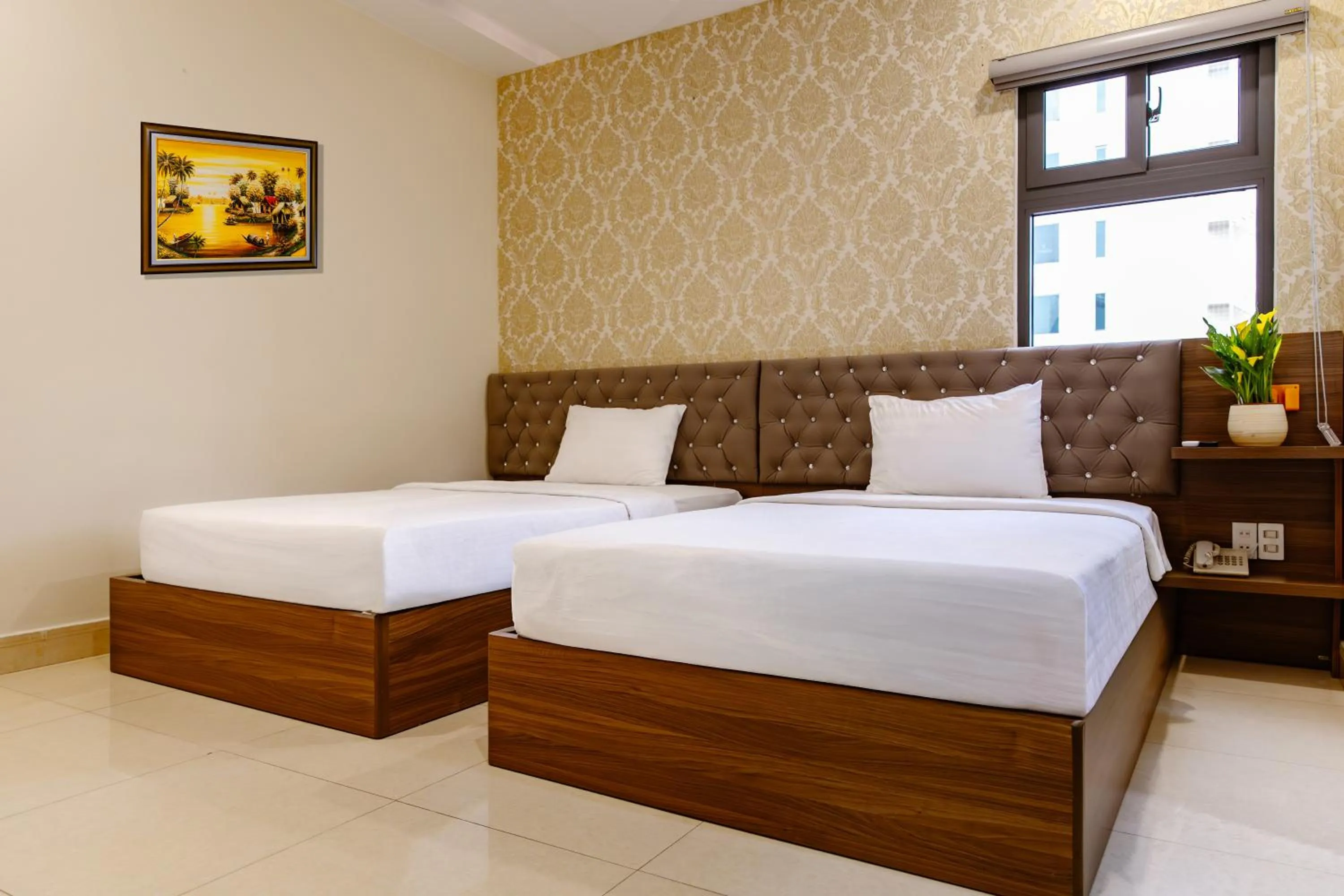 Photo of the whole room, Bed in Boss Palace Hotel