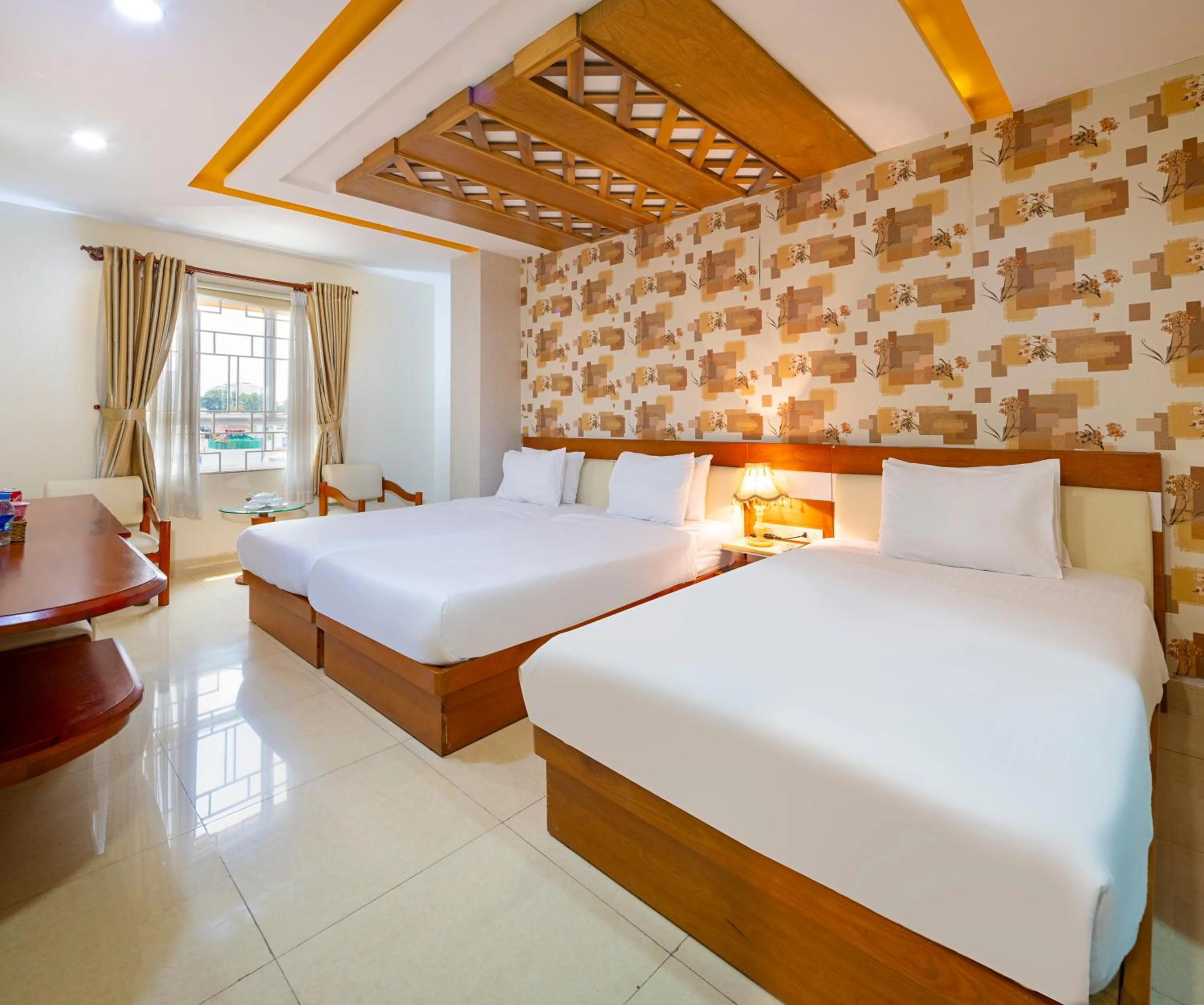 Photo of the whole room, Bed in Boss Palace Hotel