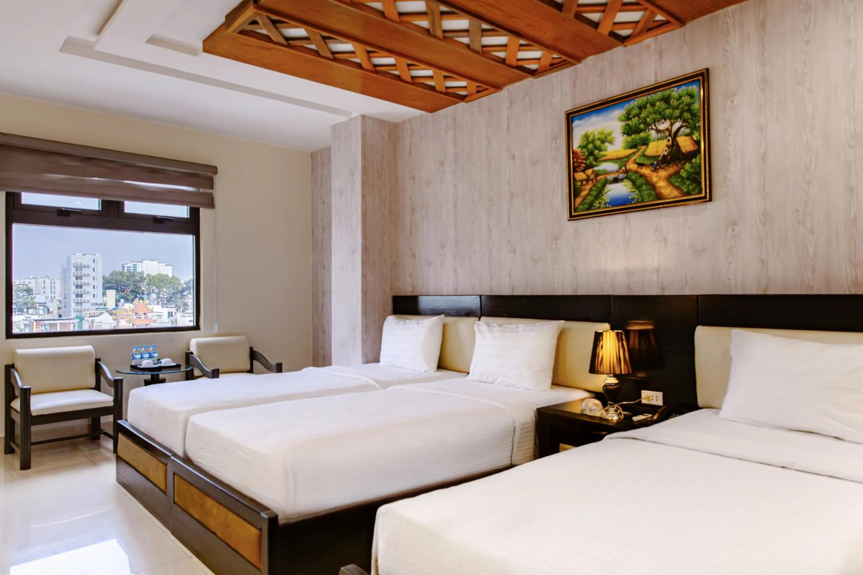 Photo of the whole room, Bed in Boss Palace Hotel