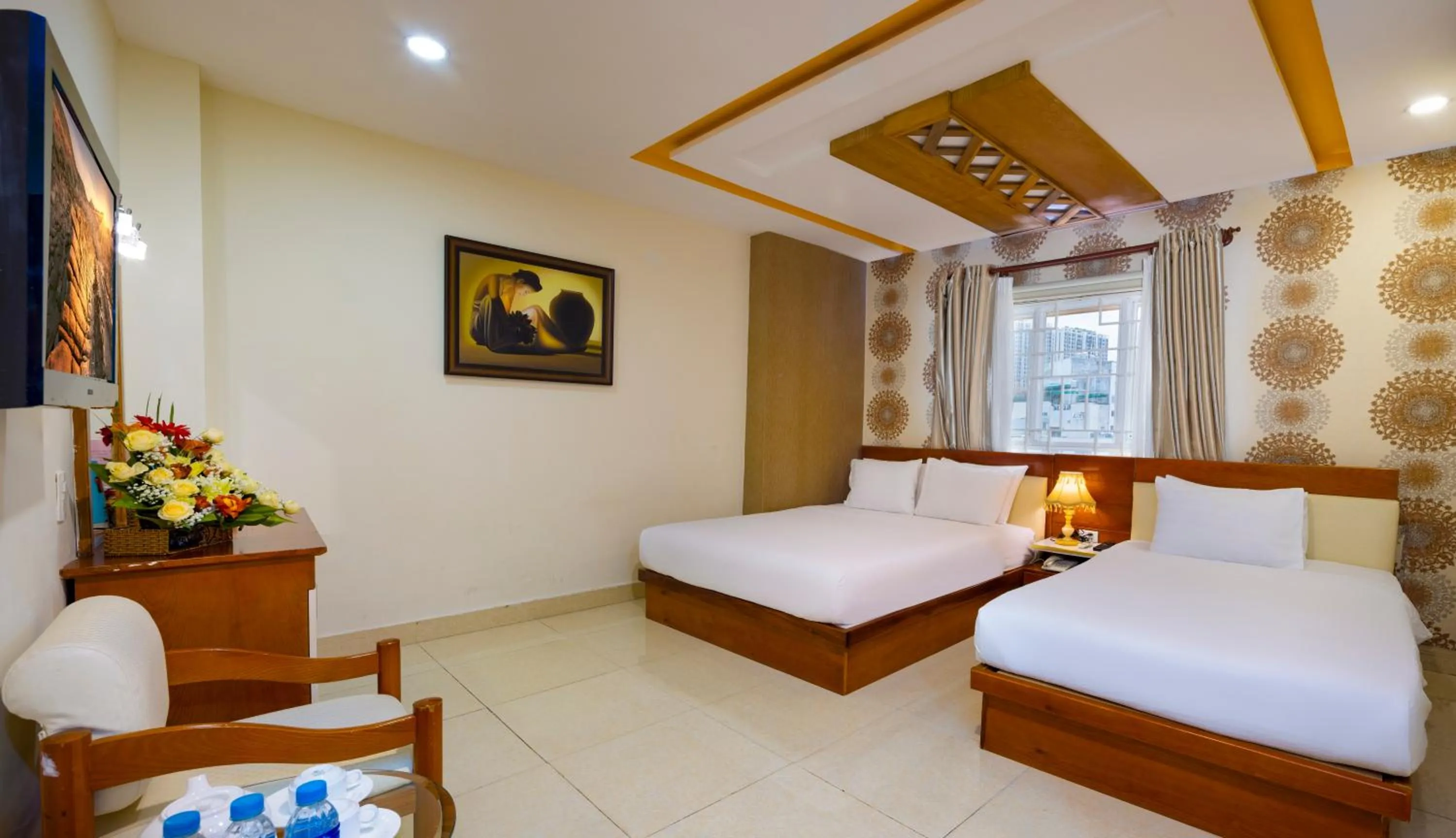 Photo of the whole room, Bed in Boss Palace Hotel