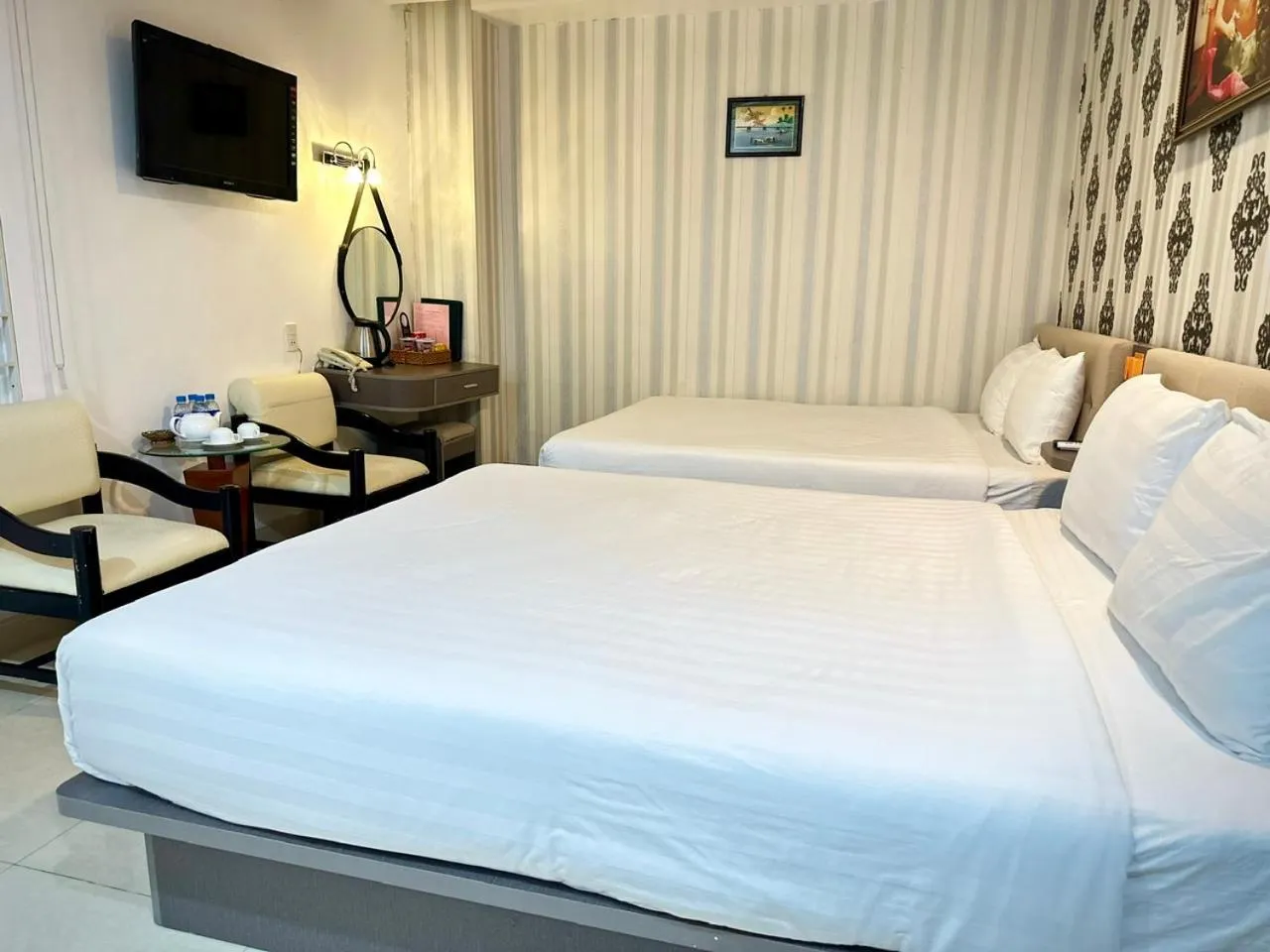 Photo of the whole room, Bed in Boss Palace Hotel