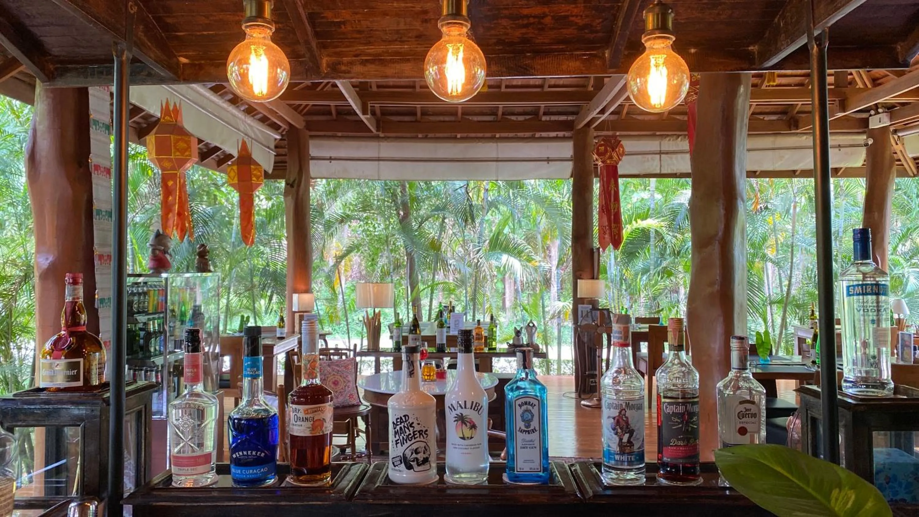 Lounge or bar in Nan Seasons Boutique Resort