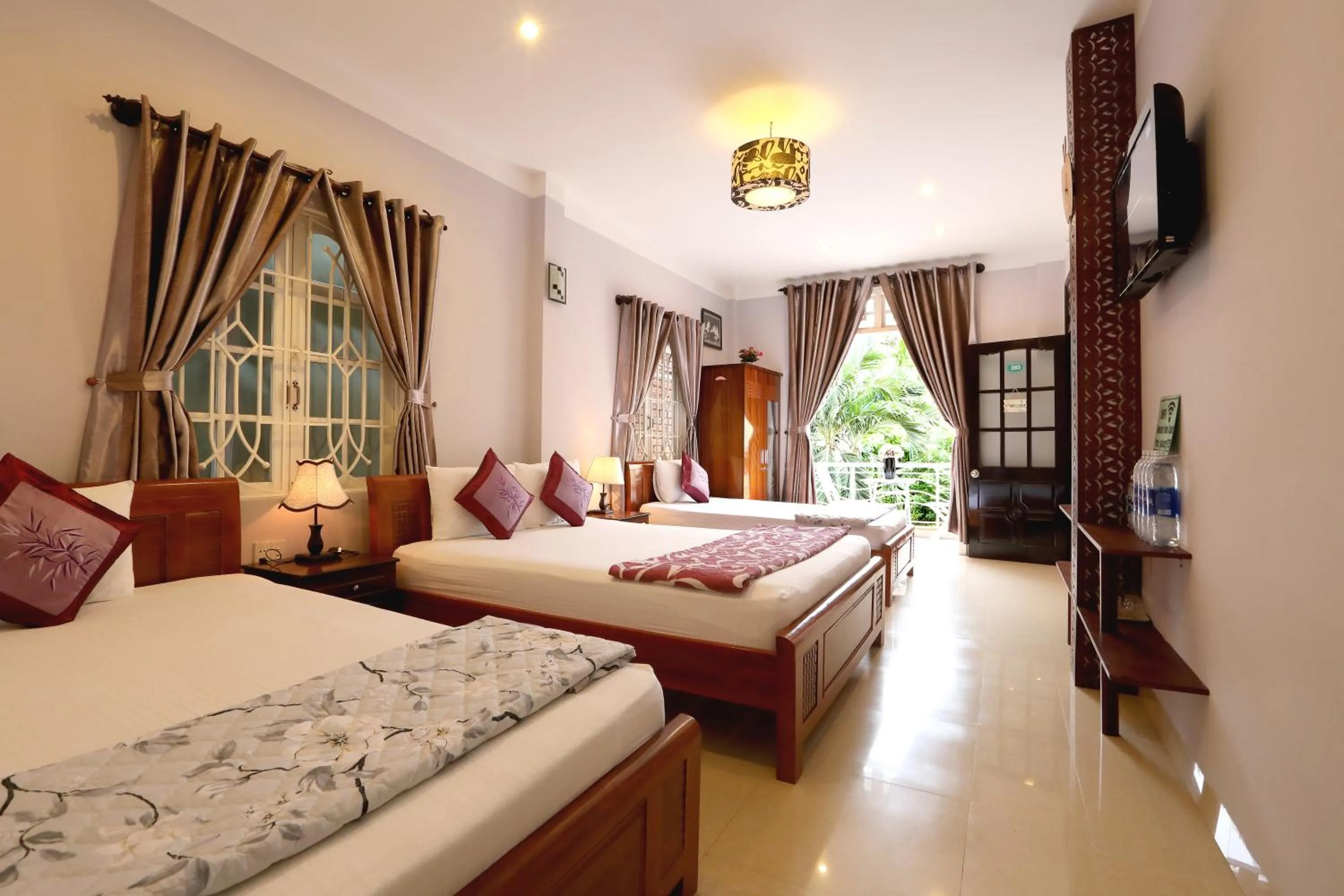 TV and multimedia, Bed in Green Garden Homestay