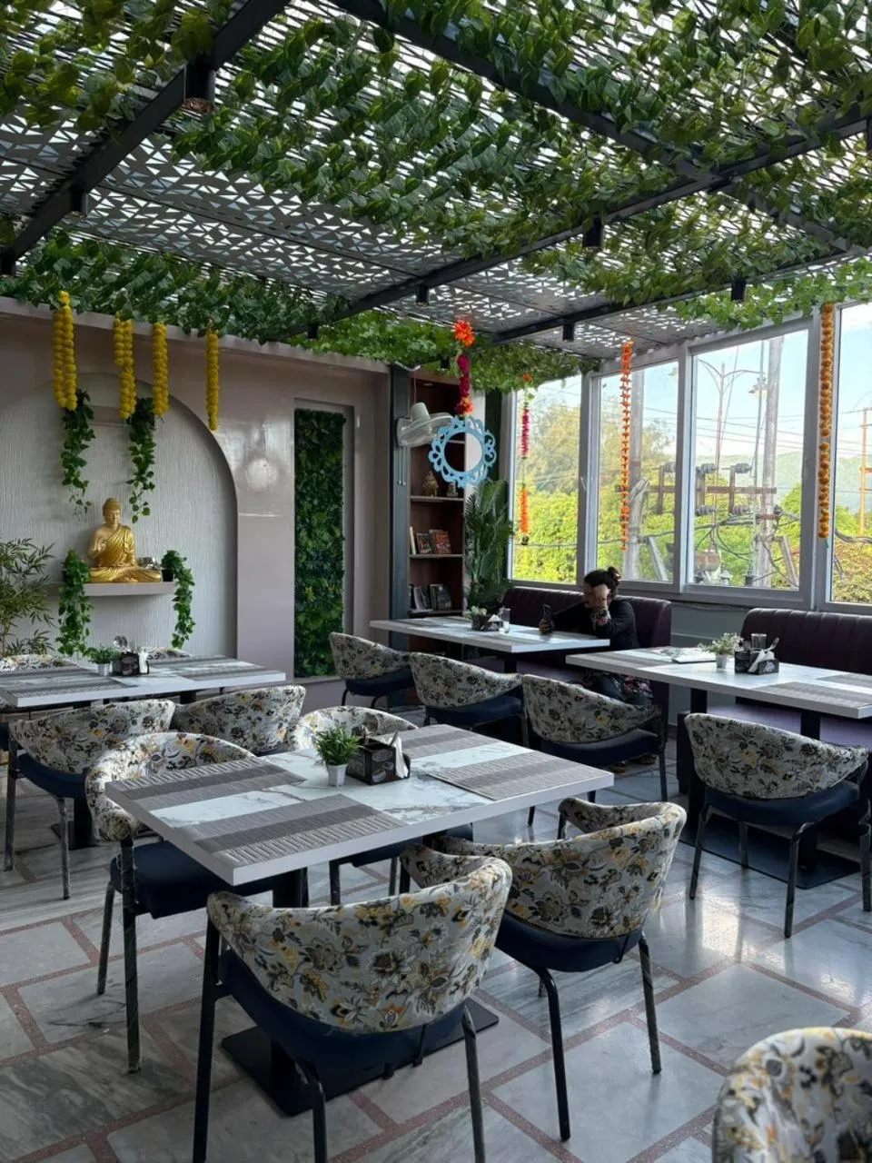 Restaurant/places to eat in Hotel Mahadev Rishikesh