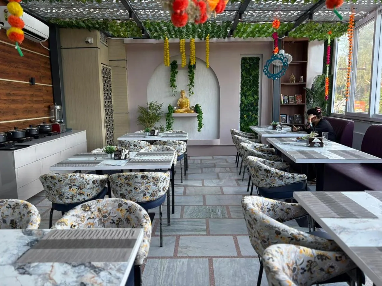 Restaurant/places to eat in Hotel Mahadev Rishikesh