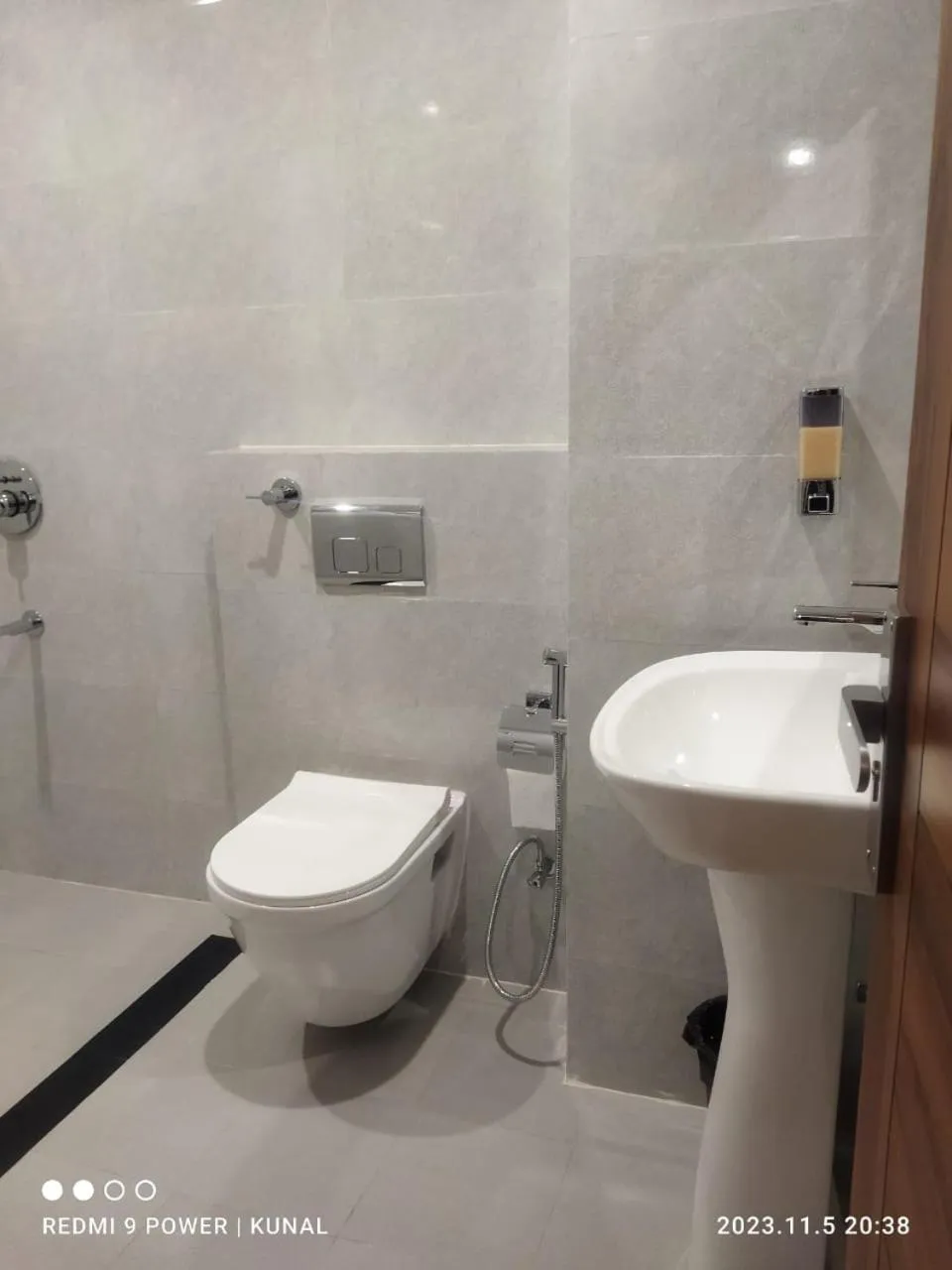 Bathroom in Hotel Mahadev Rishikesh