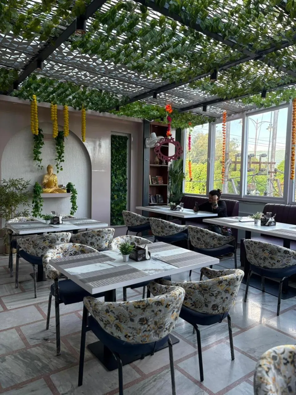 Restaurant/places to eat in Hotel Mahadev Rishikesh