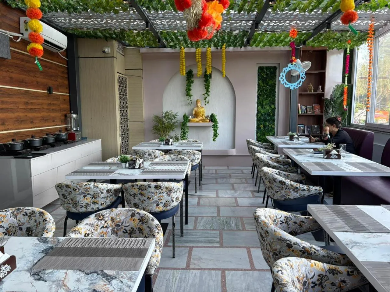 Restaurant/places to eat in Hotel Mahadev Rishikesh