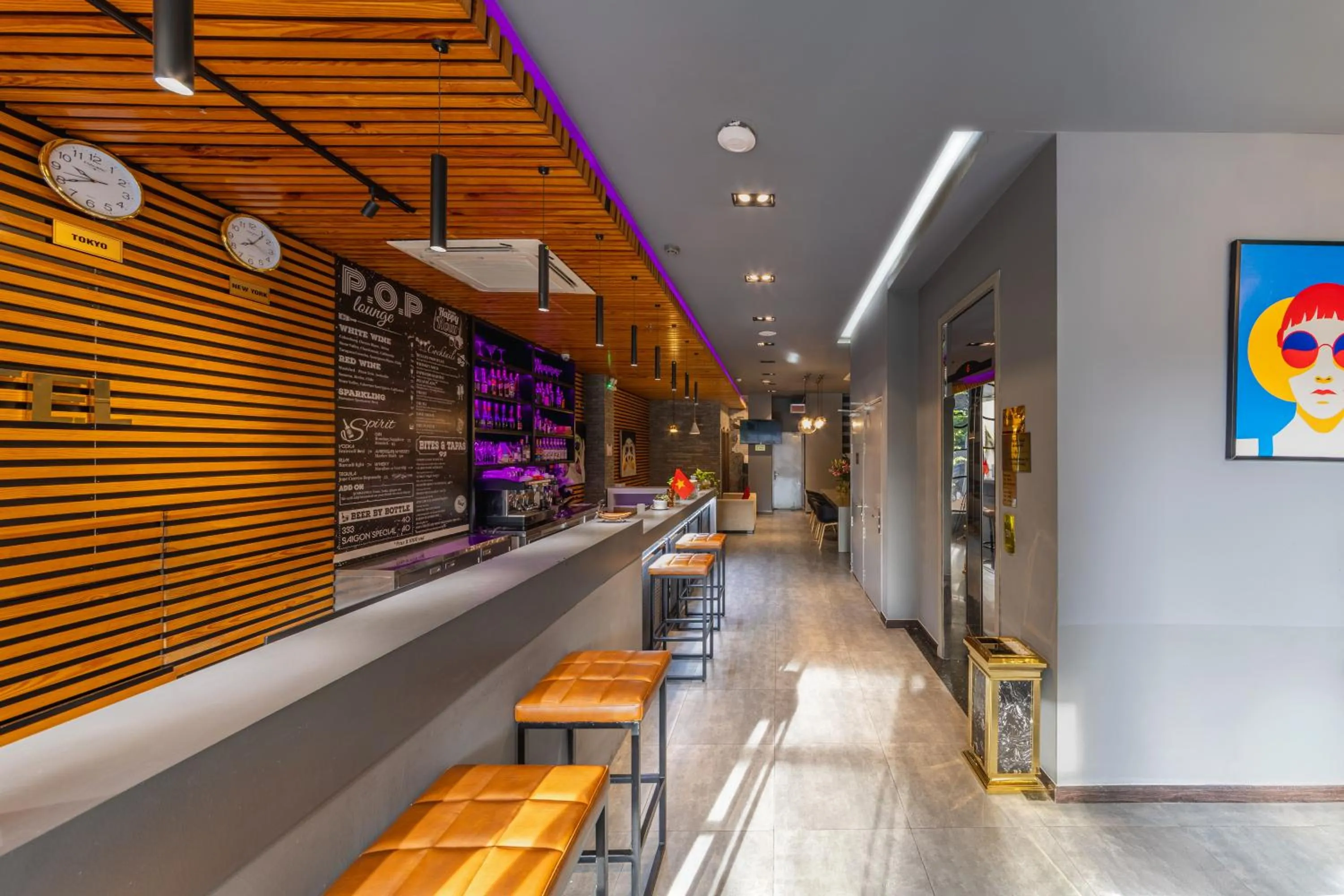 concierge in A25 Hotel - 55 Lê Anh Xuân