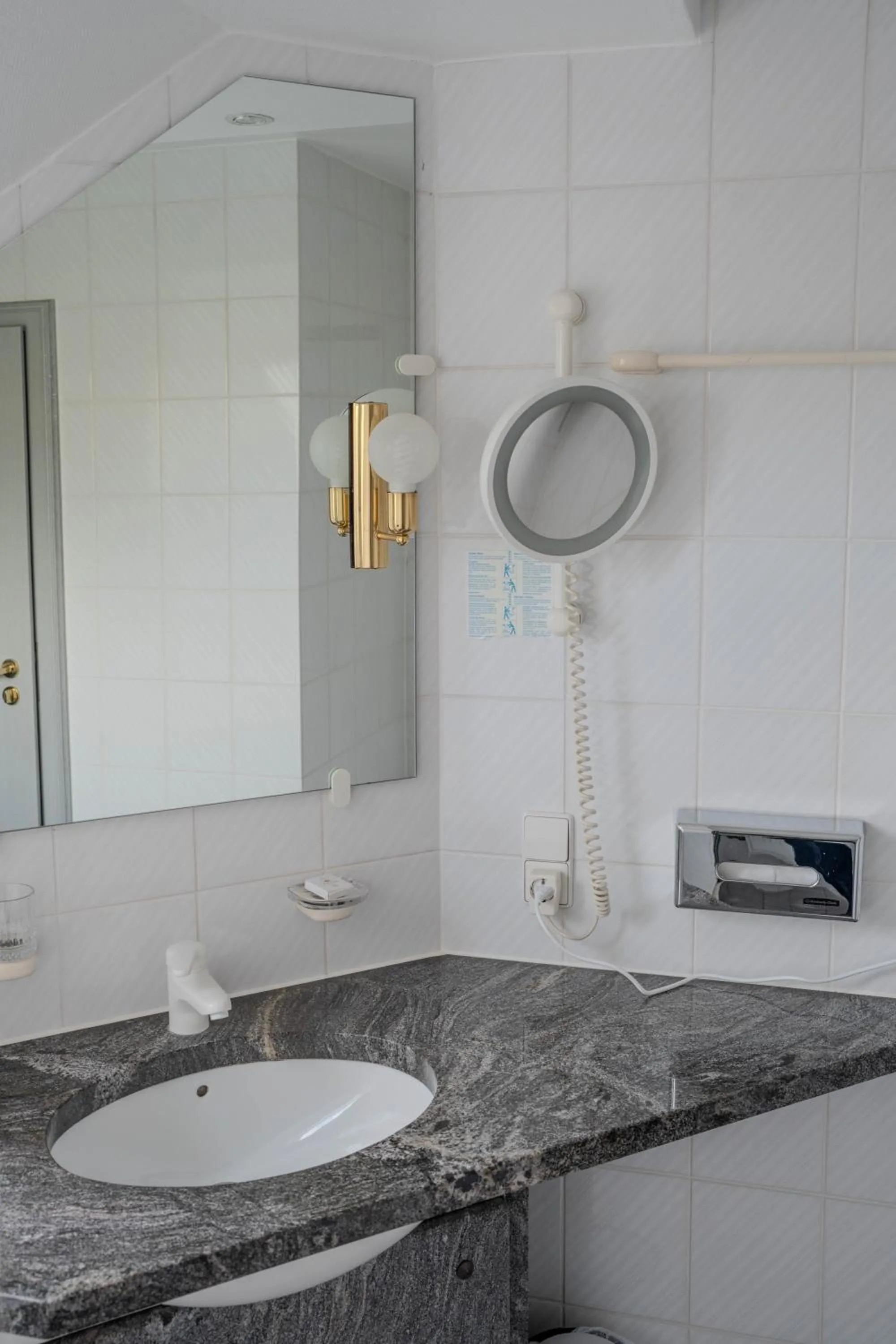 Bathroom in Eventlocation & Hotel Schloss Neuburg