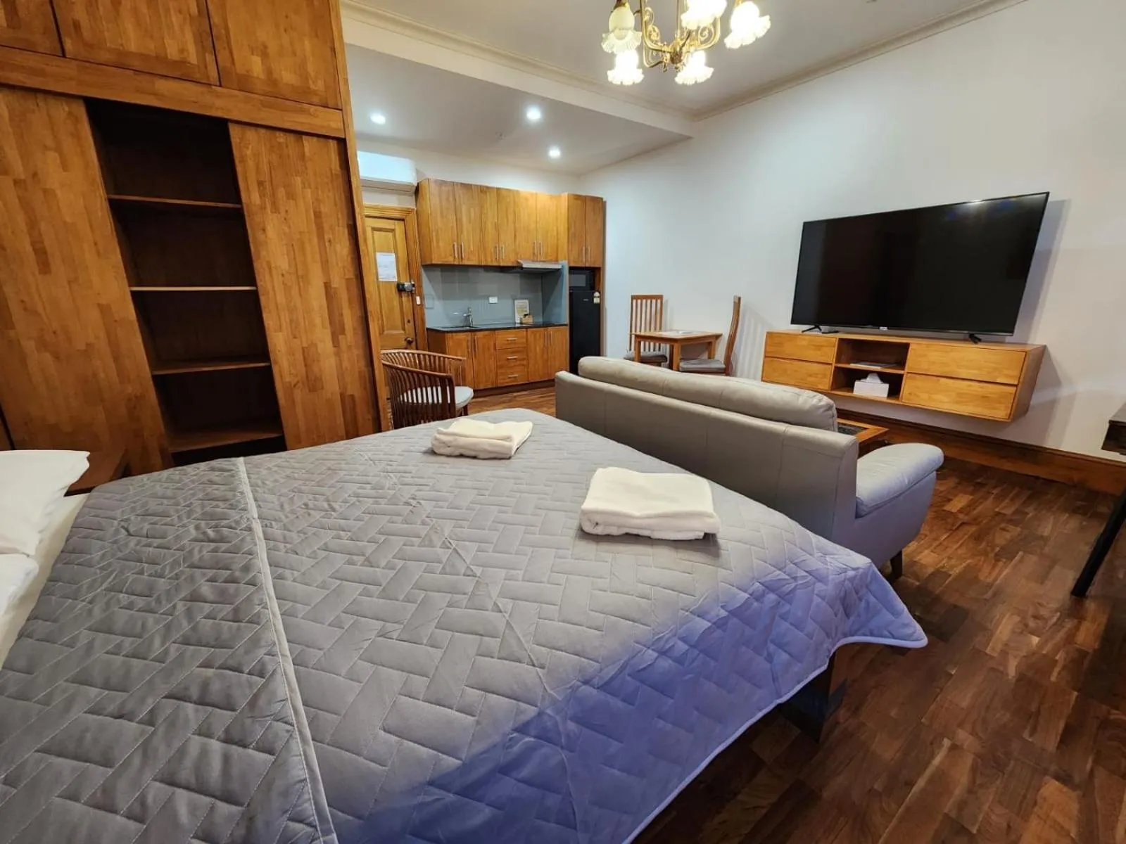 Photo of the whole room, Bed in RIALTO SUITES Fremantle