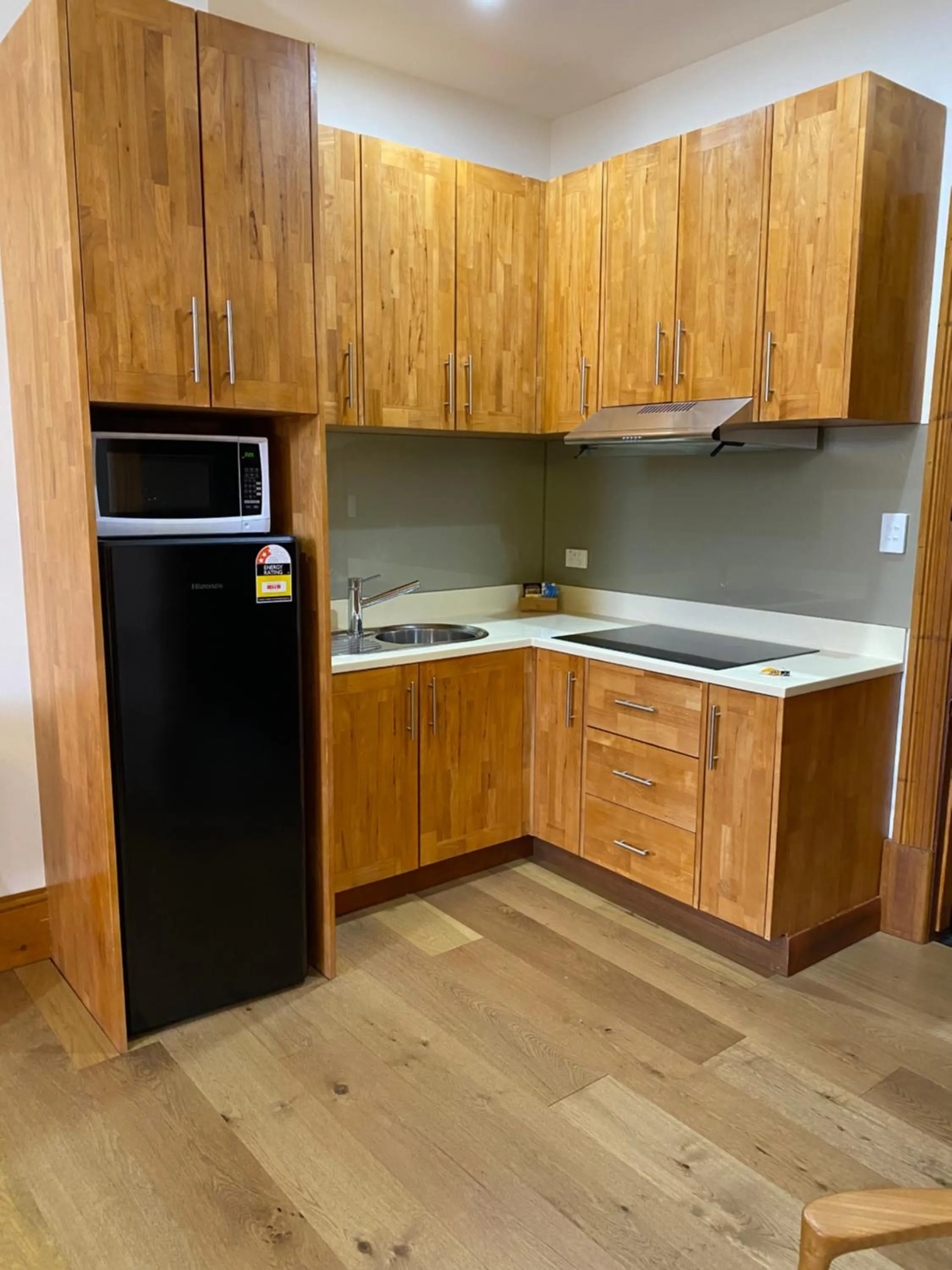 Kitchen or kitchenette in RIALTO SUITES Fremantle