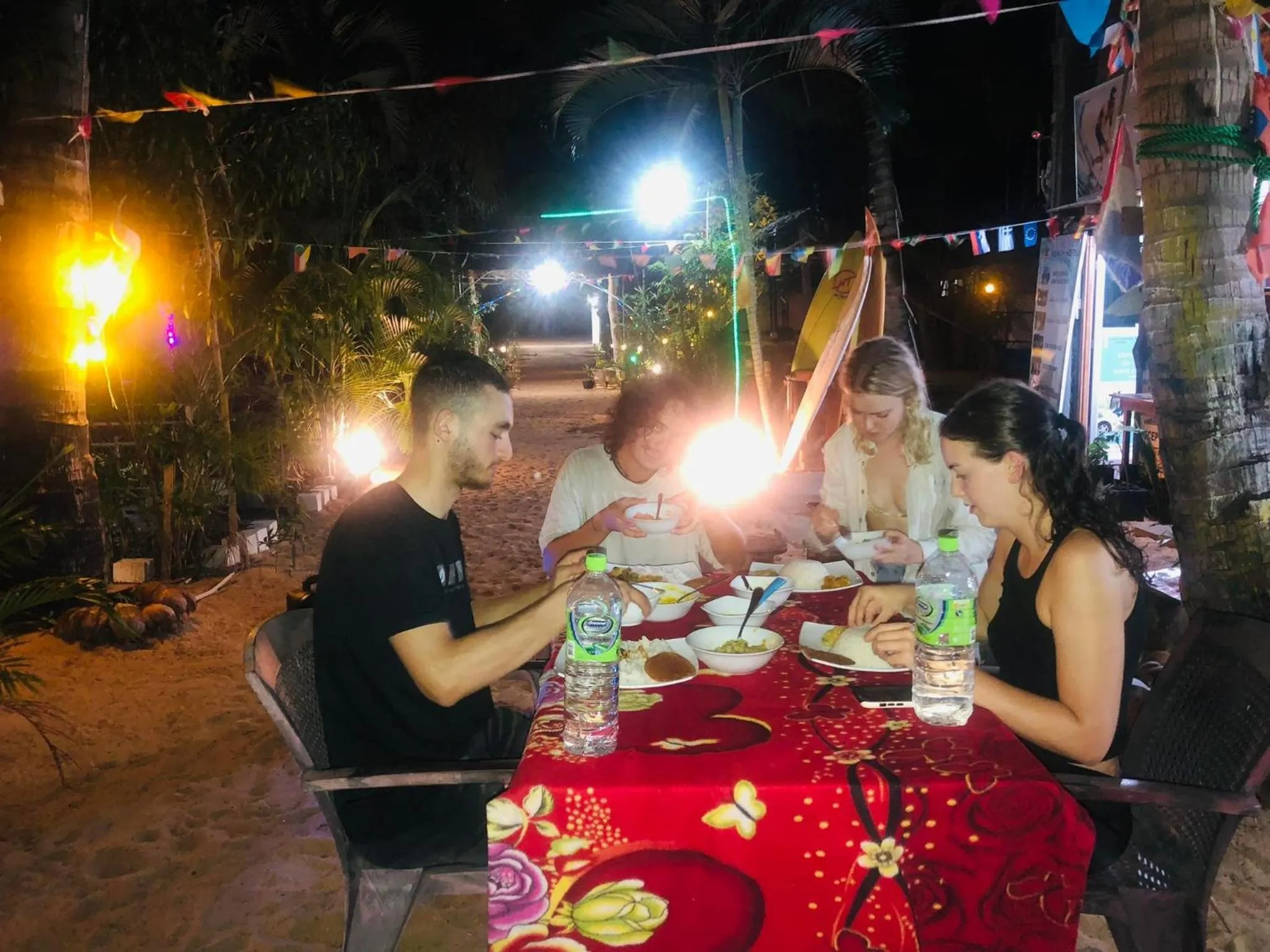 Restaurant/places to eat in Star Rest Beach Hotel