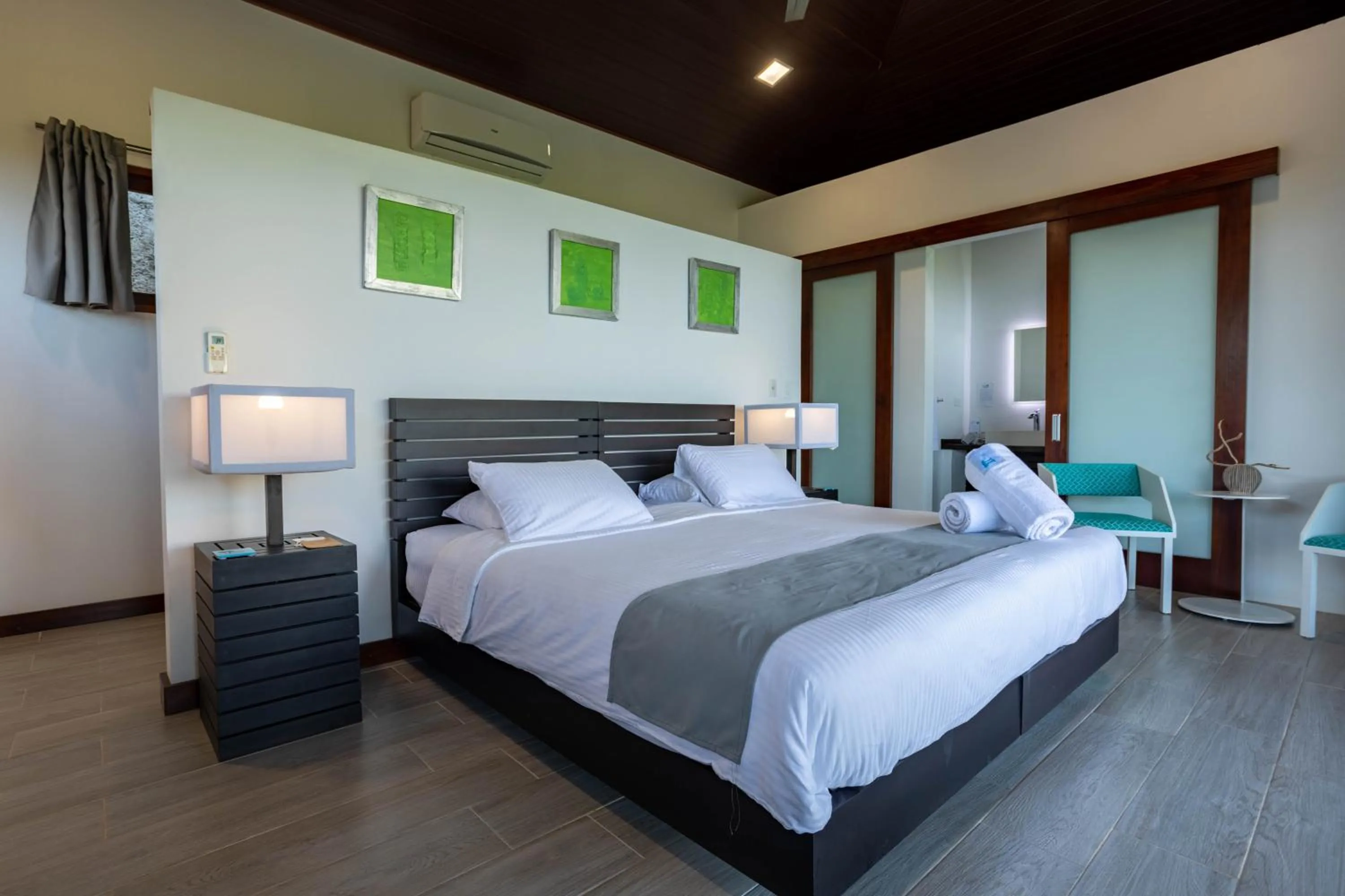 Bed in The Tranquilo Lodge, Adult Only, All meals included