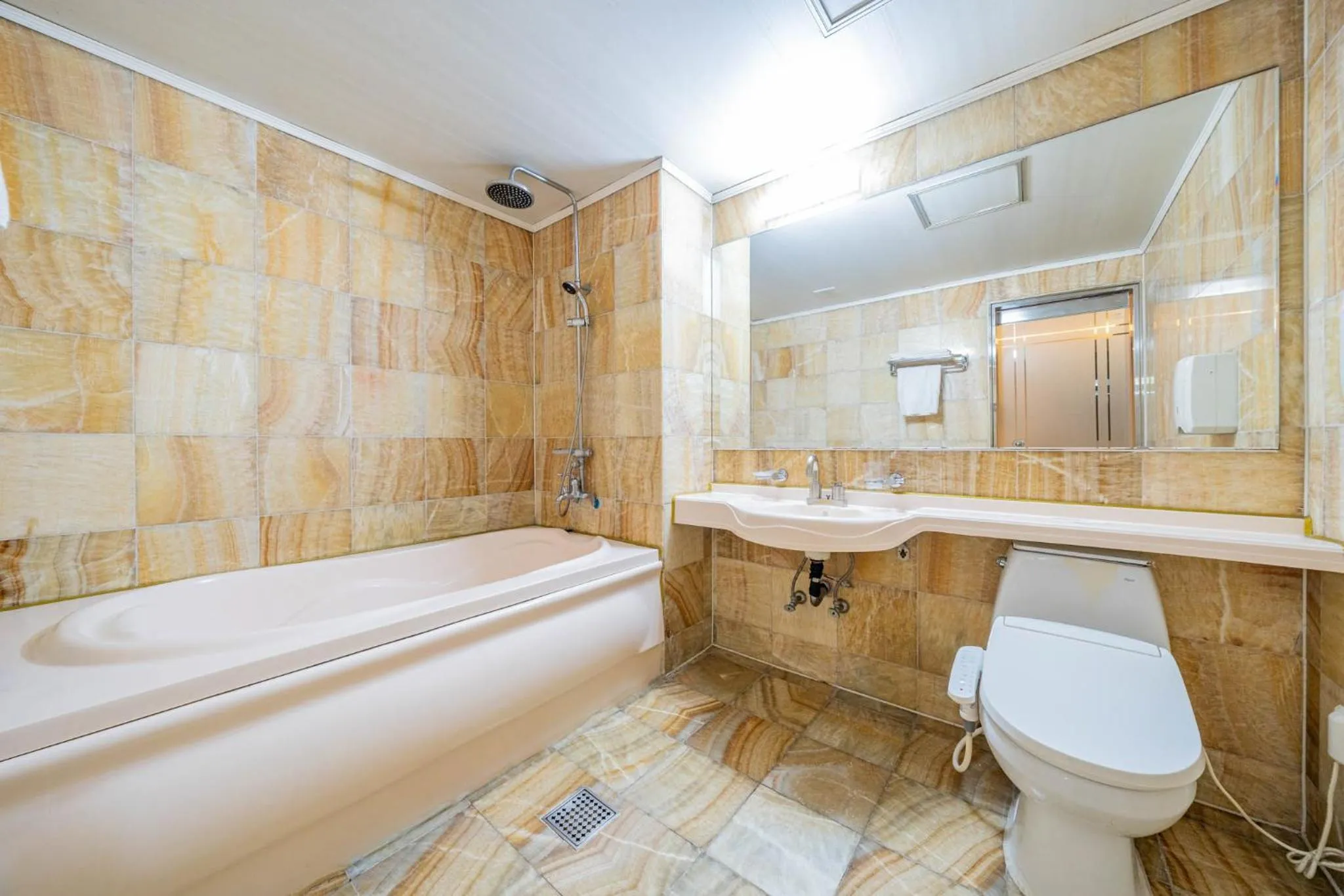 Bath in incheon Airport Hotel June