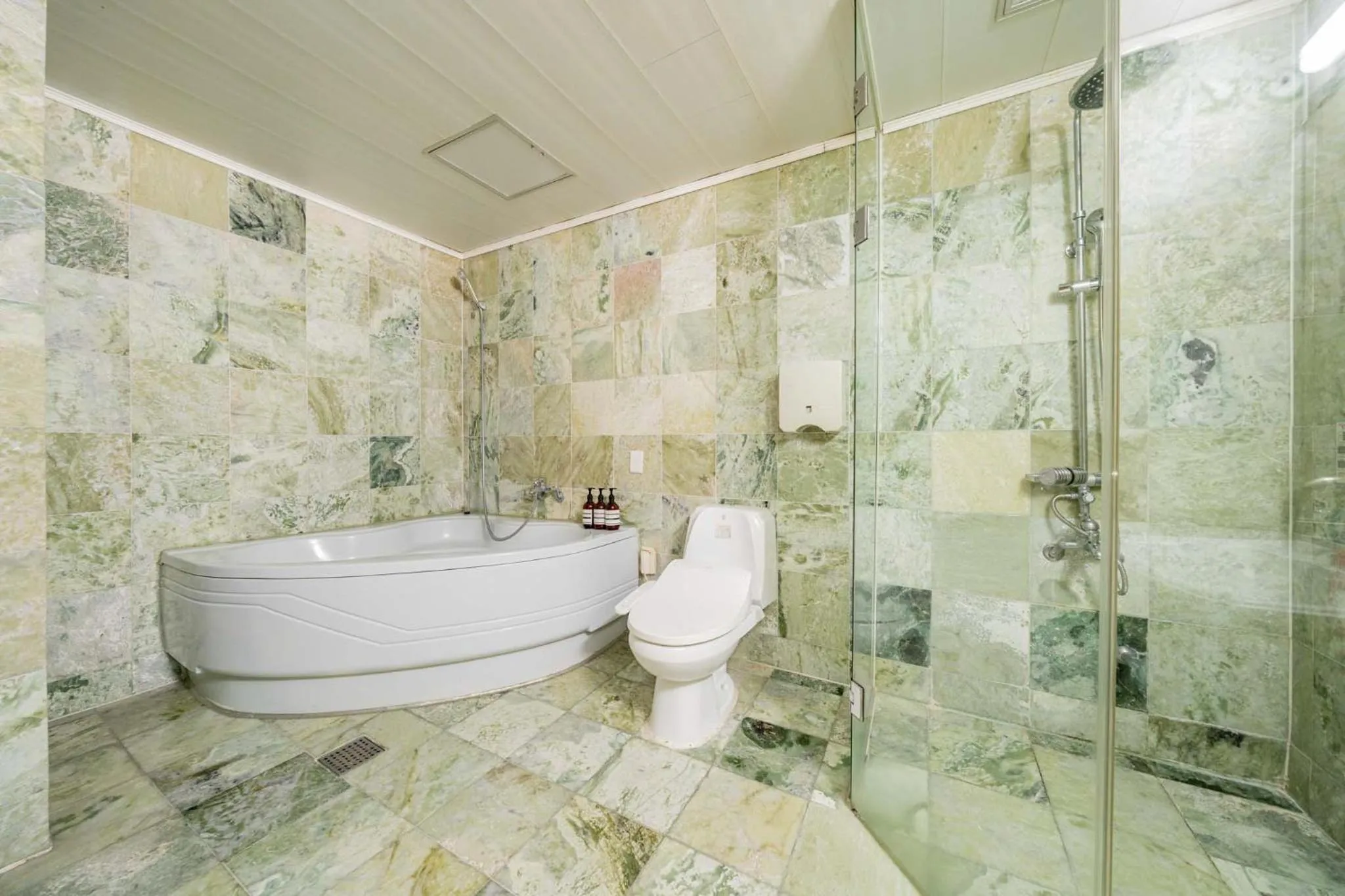 Shower in incheon Airport Hotel June